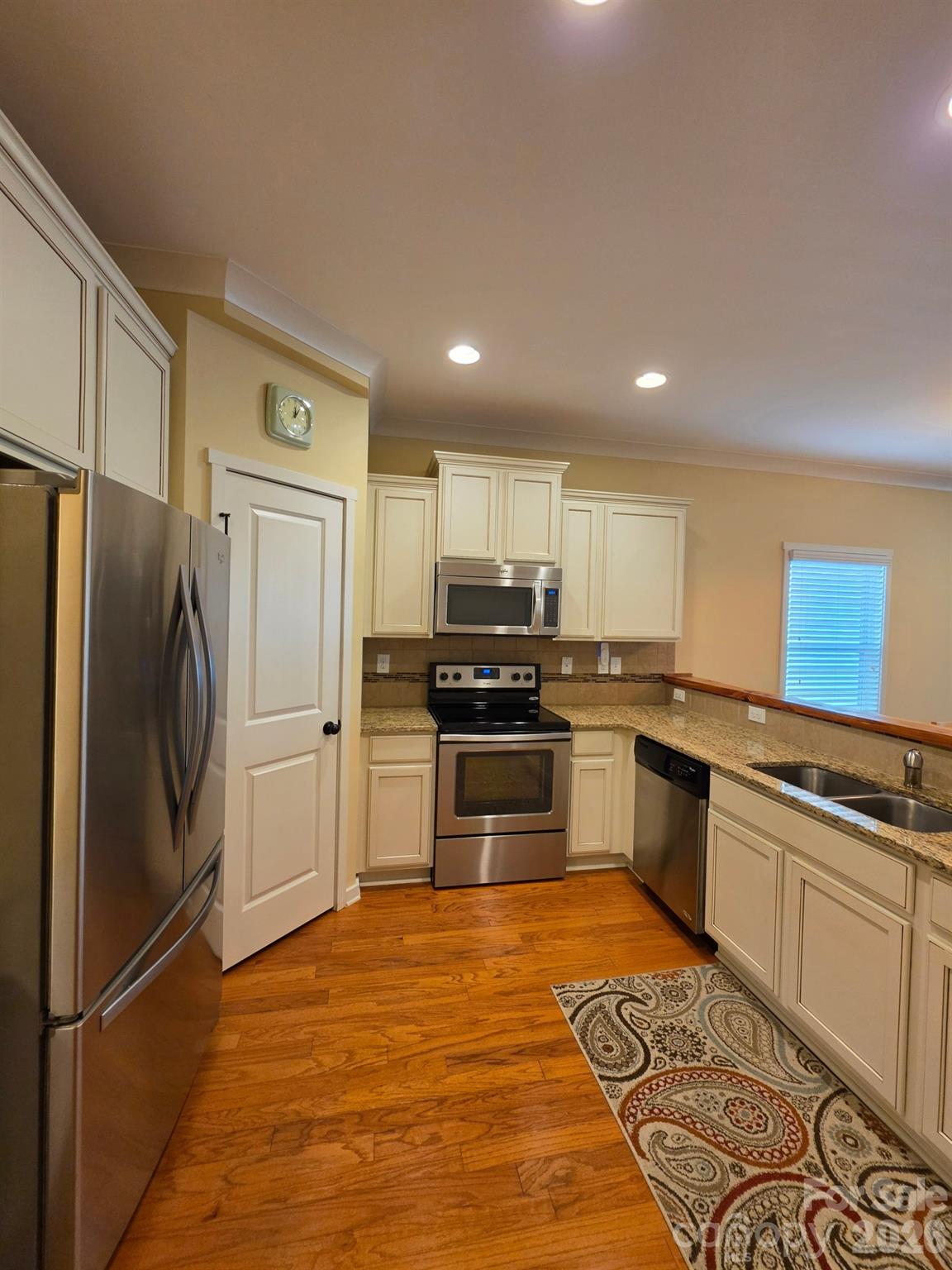 5227 Crystal Lakes Drive Property Photo 5