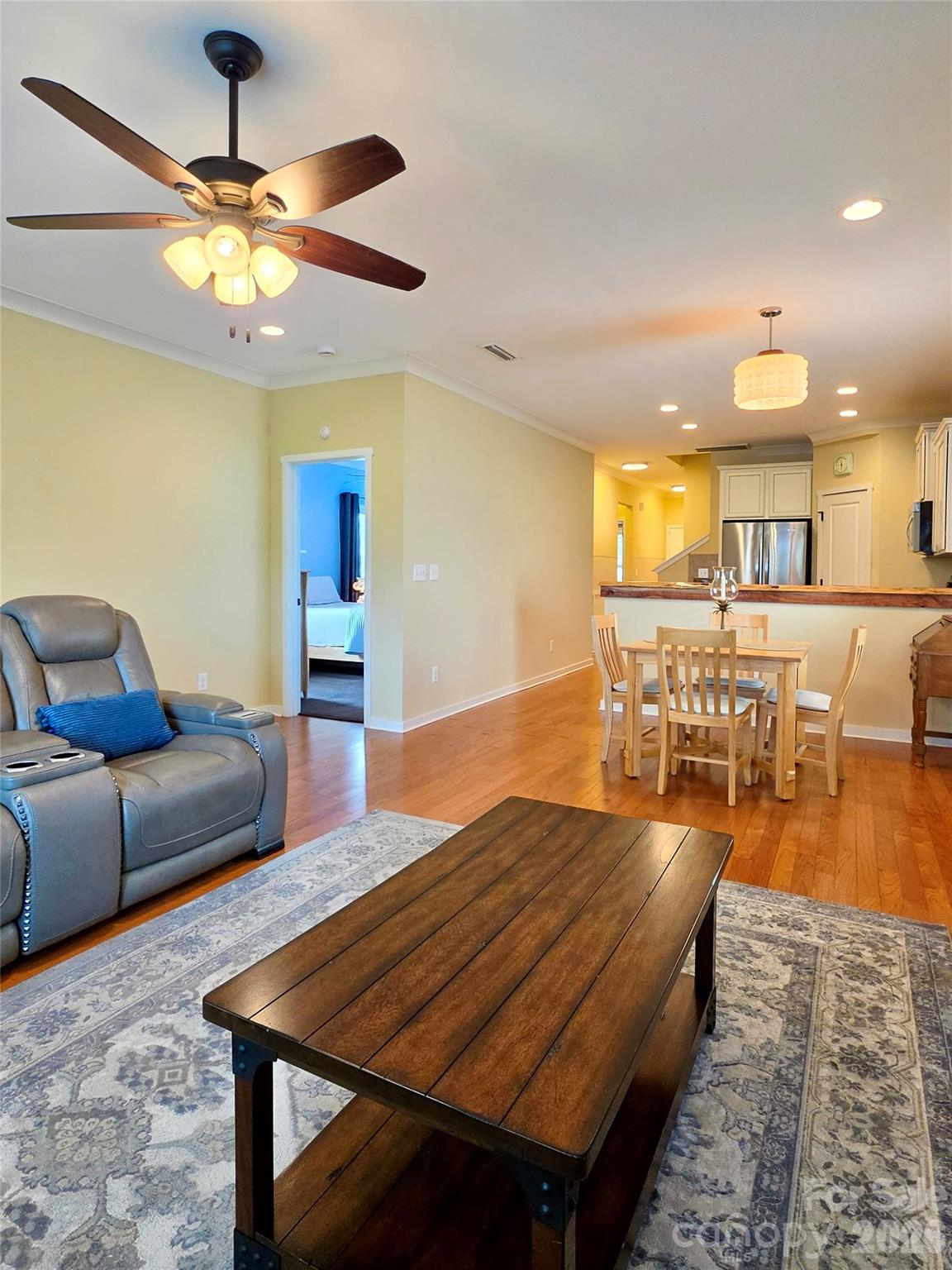 5227 Crystal Lakes Drive Property Photo 10