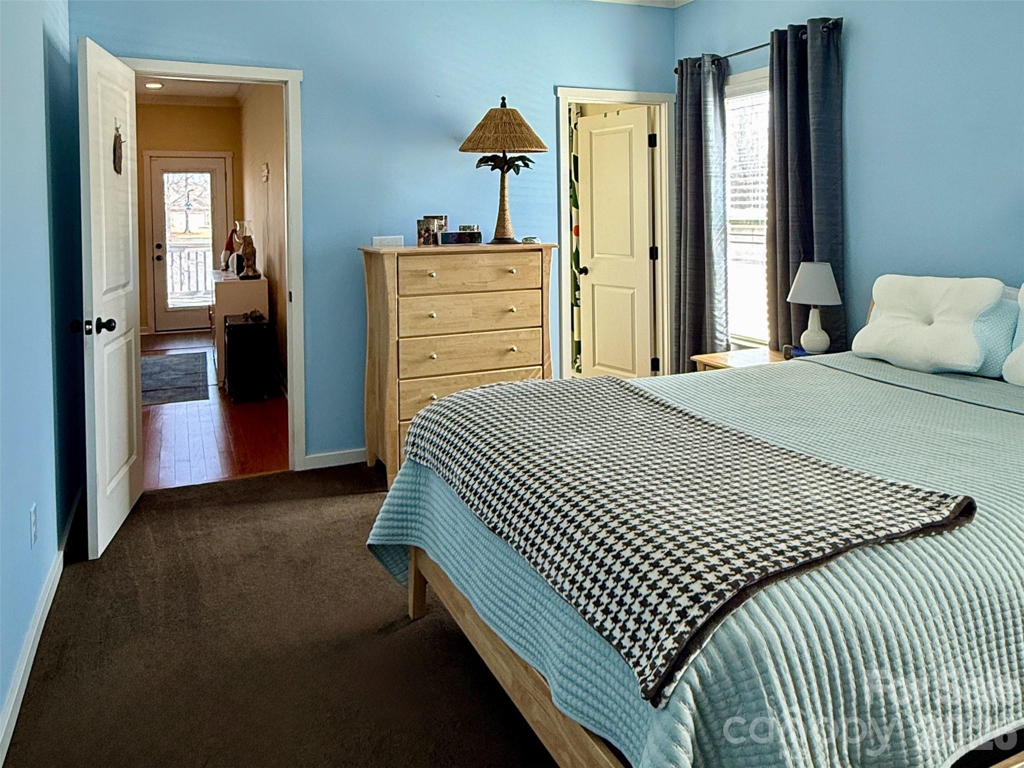 5227 Crystal Lakes Drive Property Photo 14