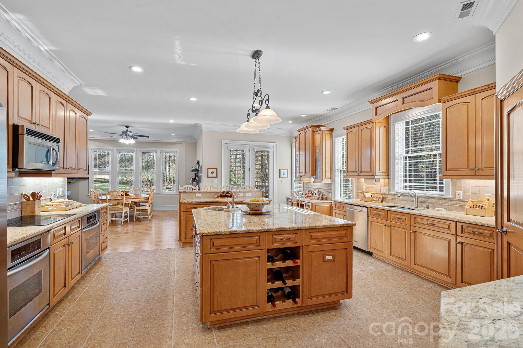 8056 Windsong Road Property Photo 11