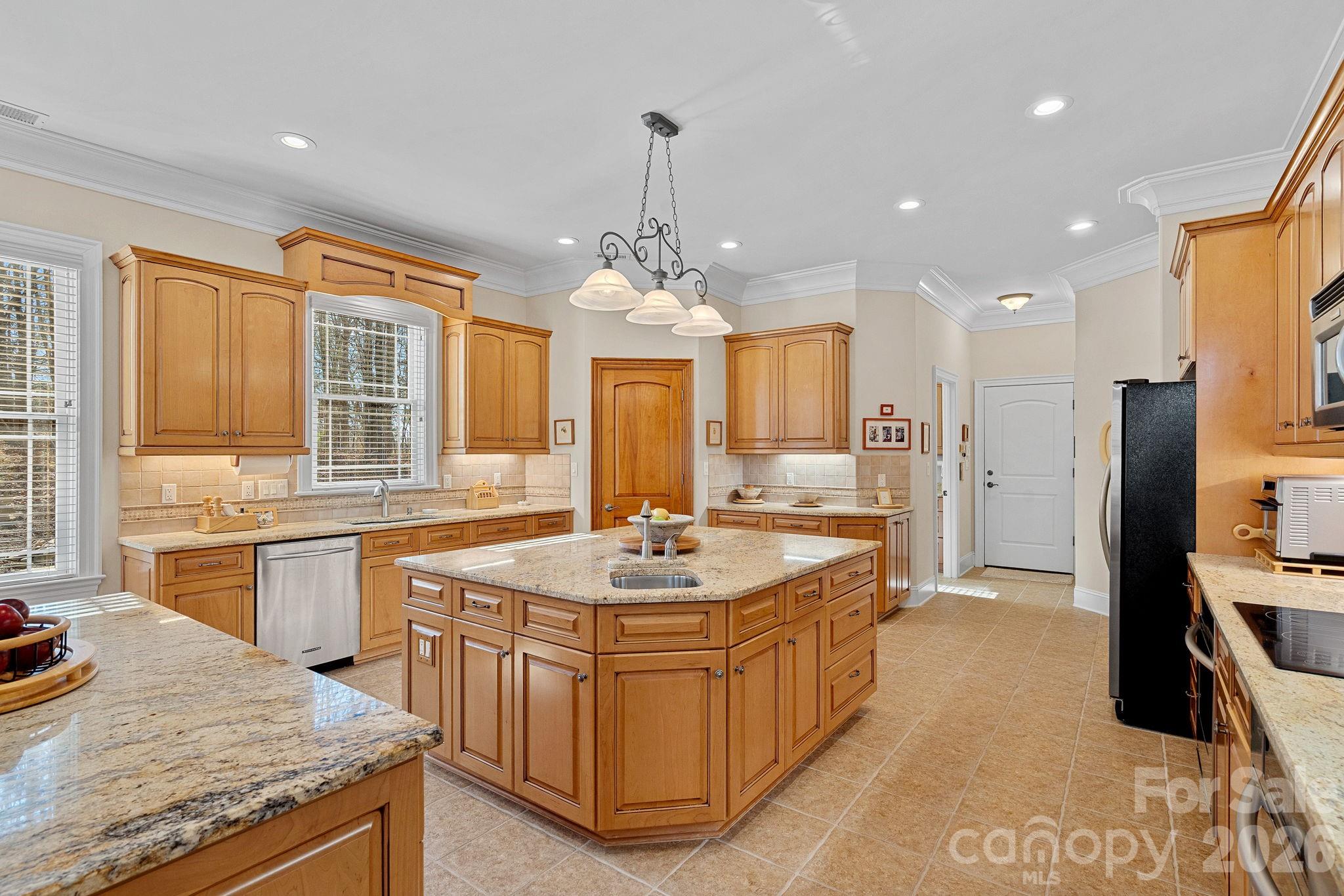 8056 Windsong Road Property Photo 13