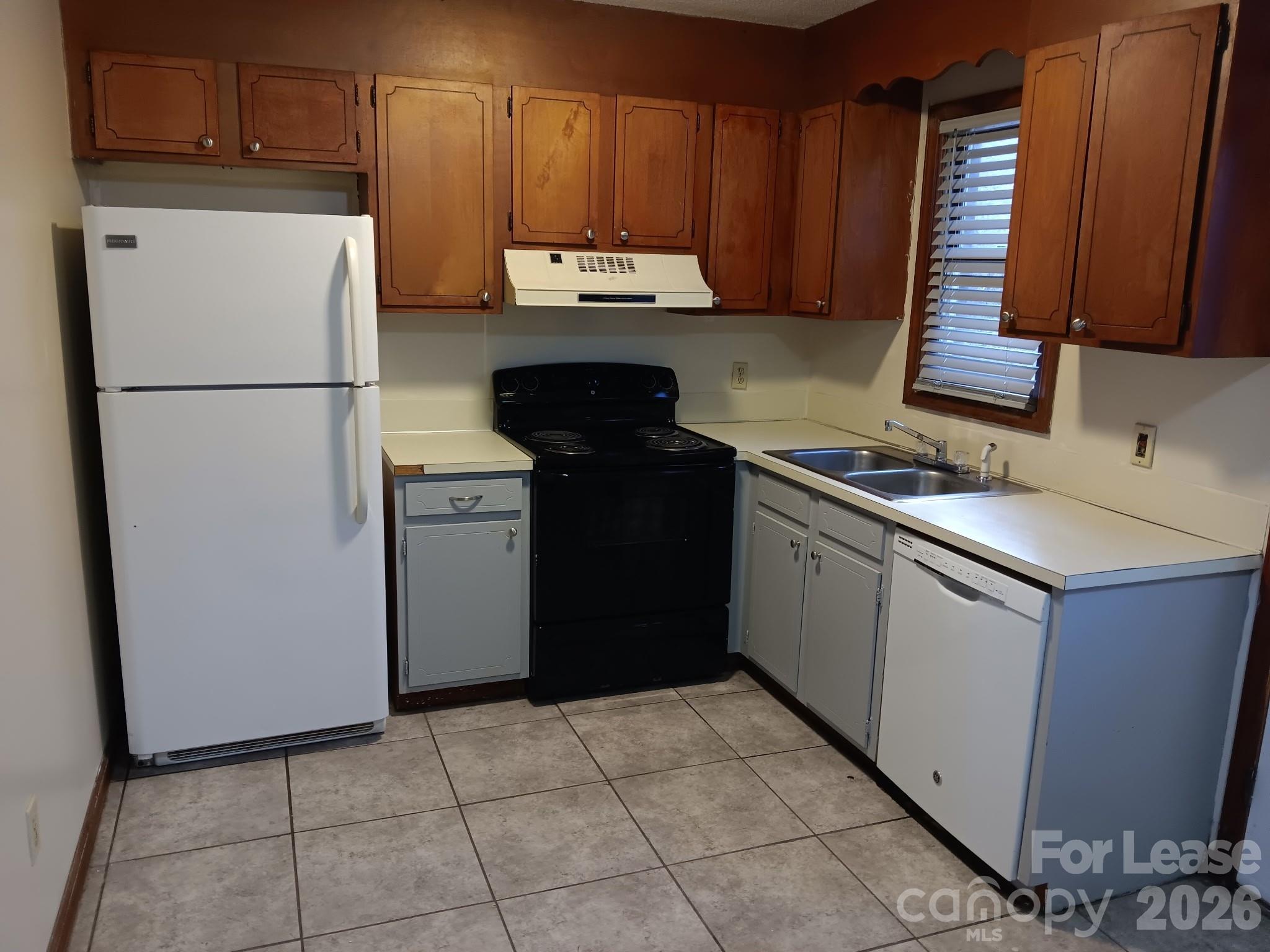 305 Kristin Lane 2 Property Photo 2
