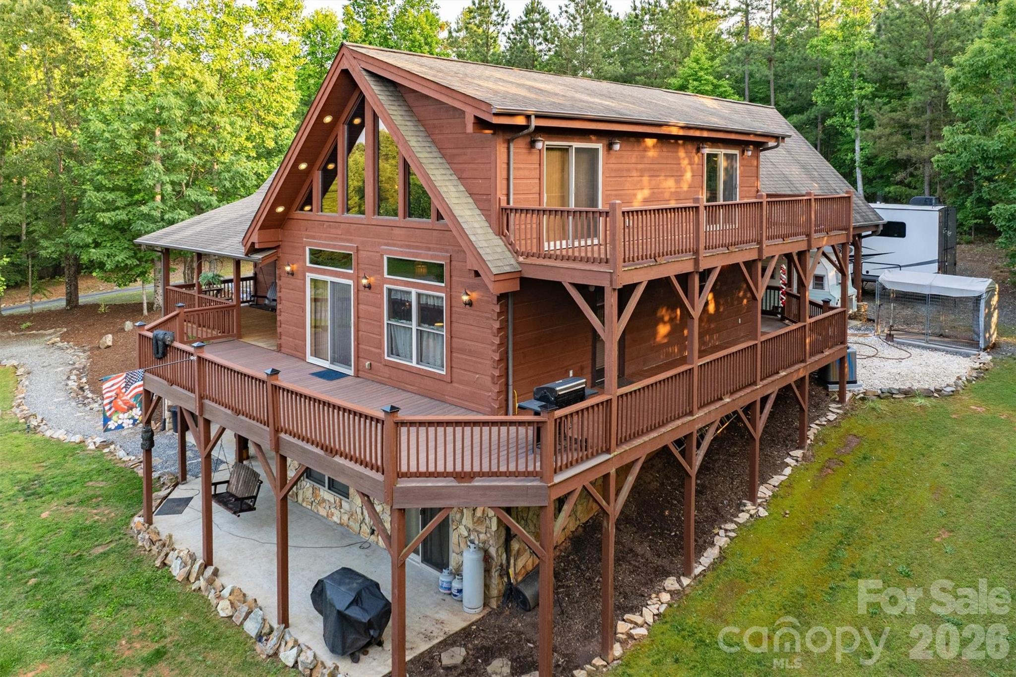 16 Saratoga Drive Property Photo 5
