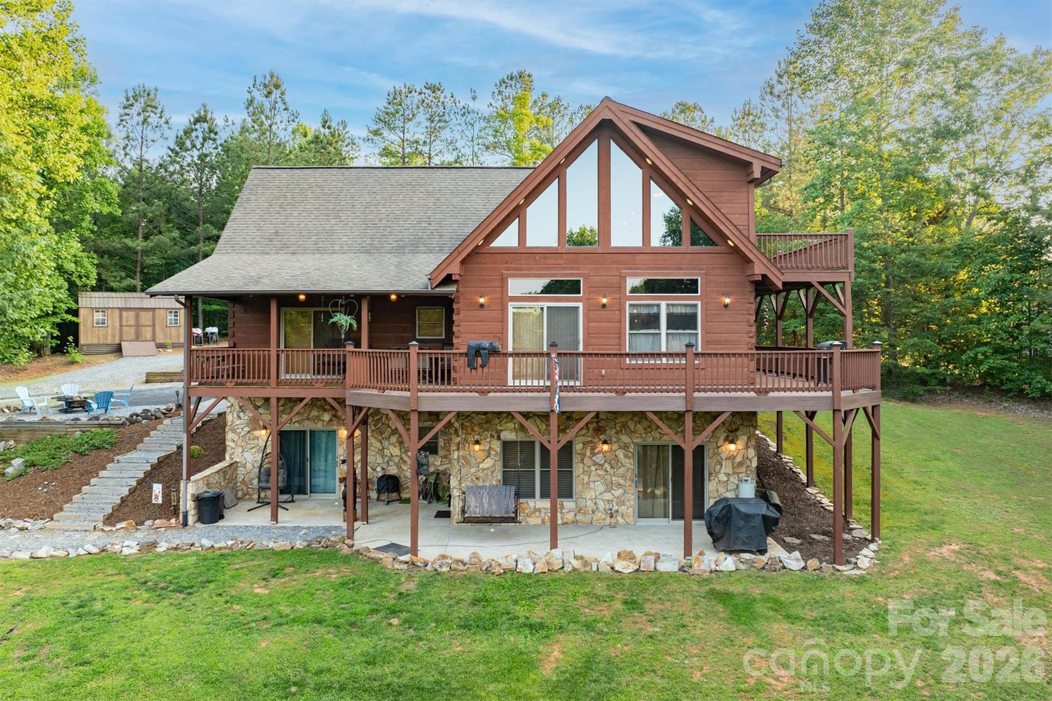 16 Saratoga Drive Property Photo 6