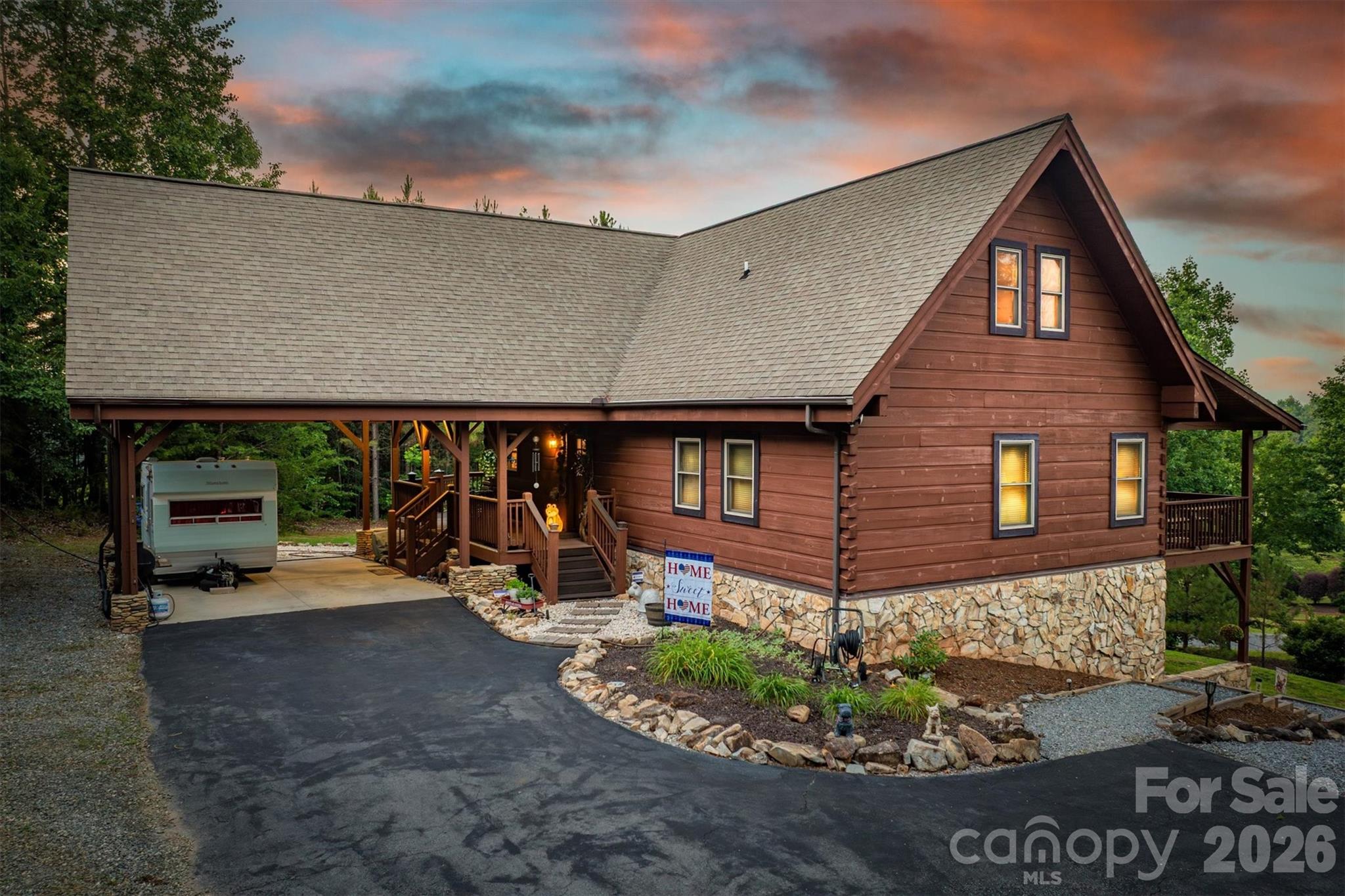 16 Saratoga Drive Property Photo 6