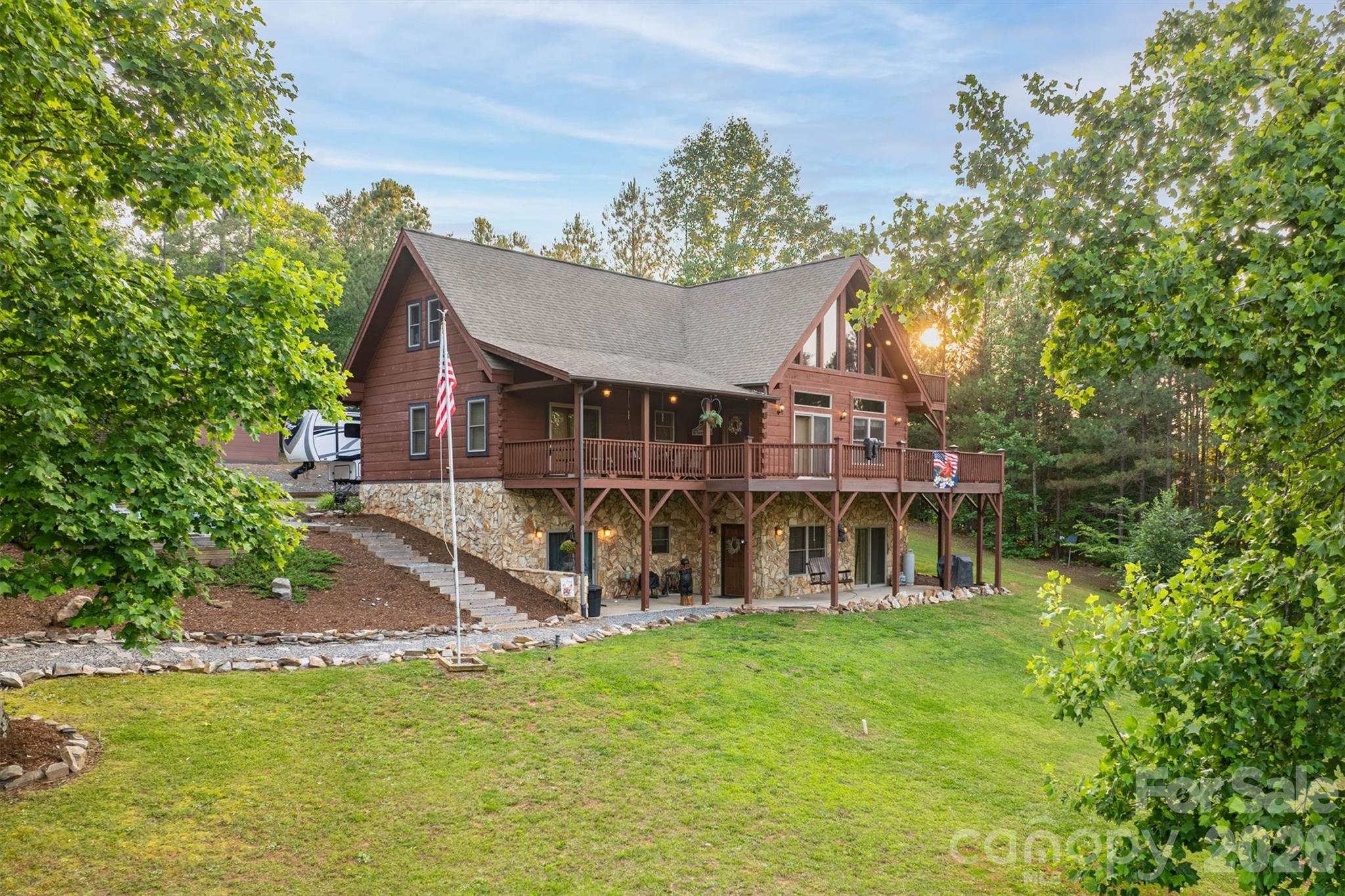16 Saratoga Drive Property Photo 10
