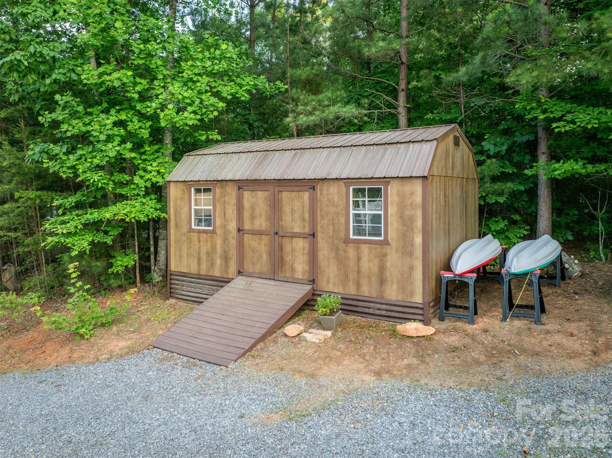 16 Saratoga Drive Property Photo 43