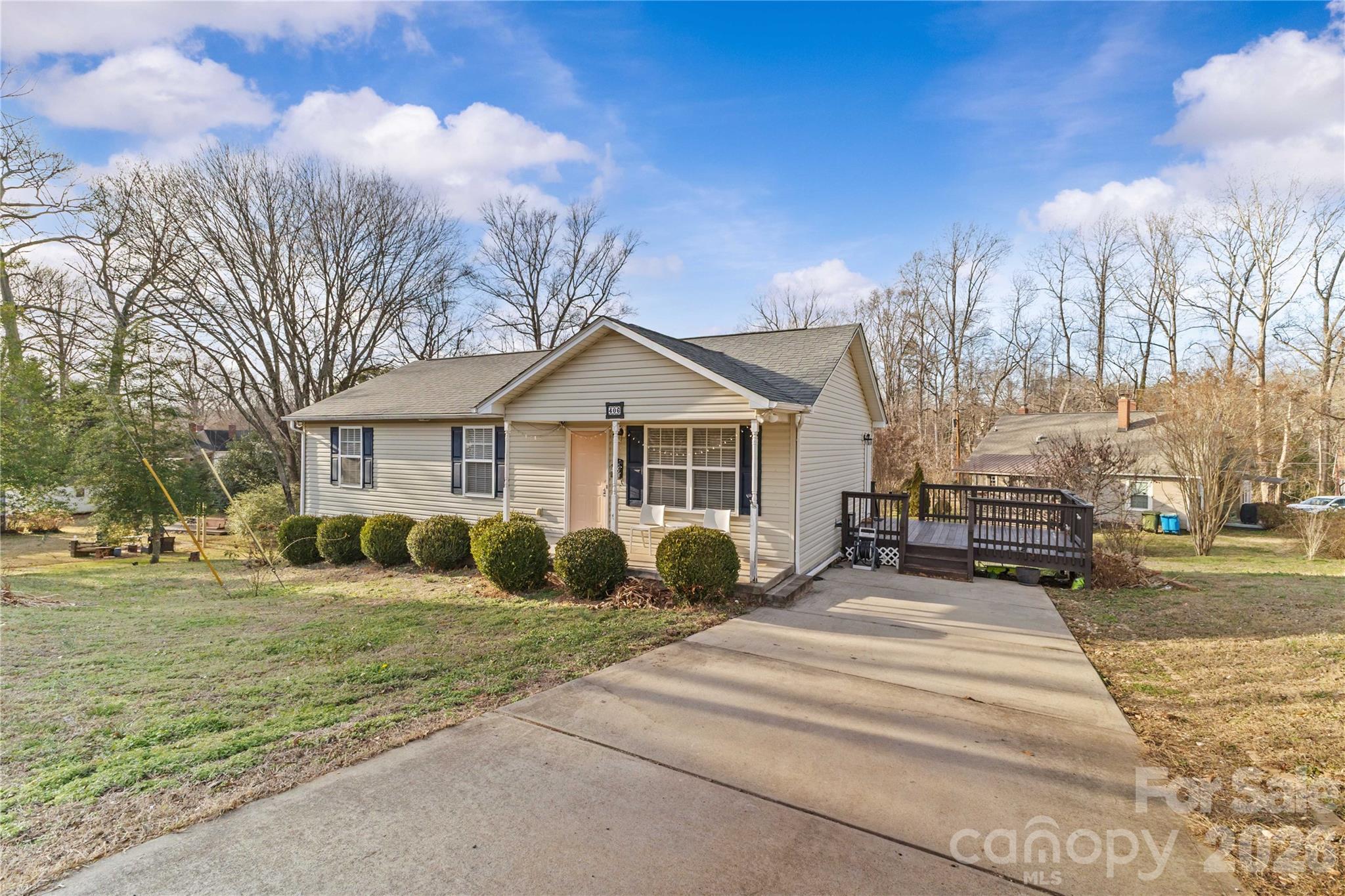 406 Calhoun Street Property Photo 3