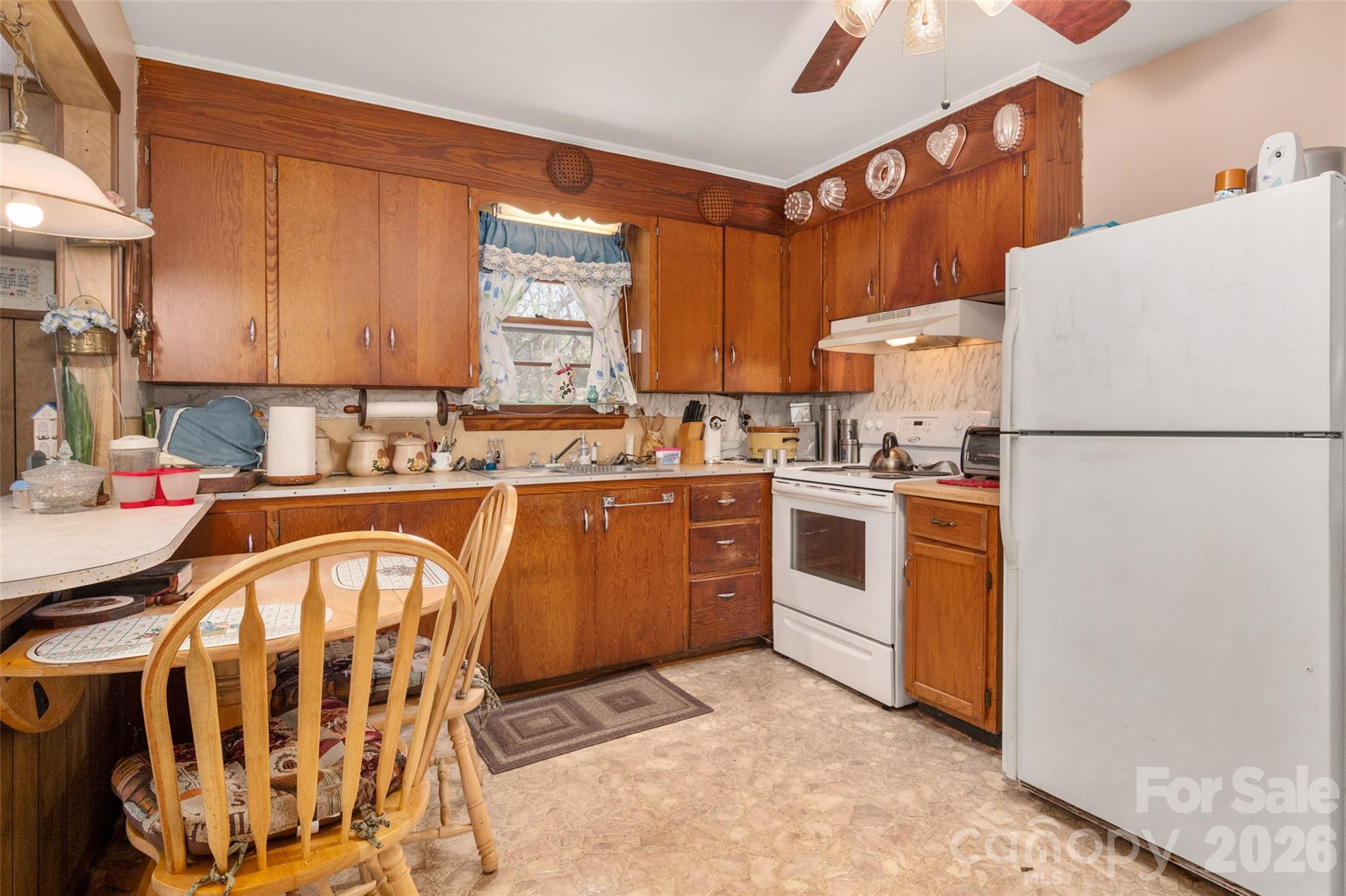 1631 Lincoln Drive Property Photo 4