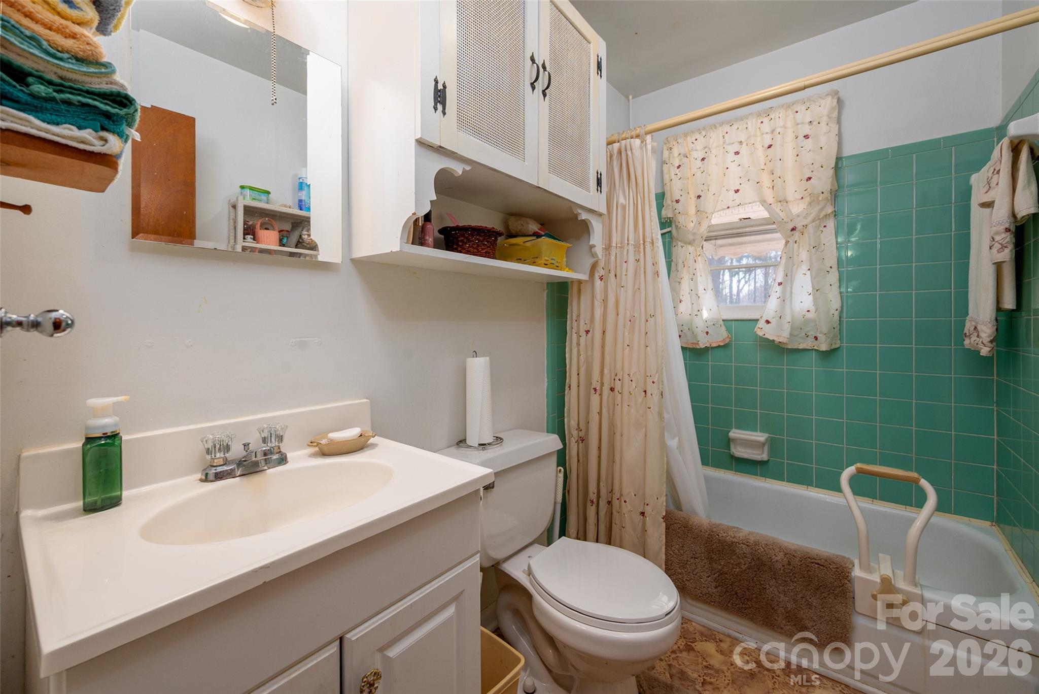 1631 Lincoln Drive Property Photo 10