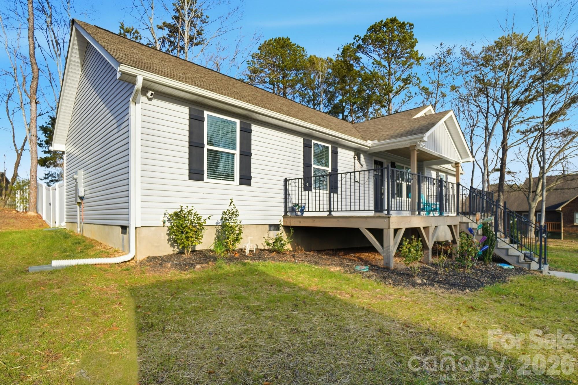 2305 Holly Lane Property Photo 1