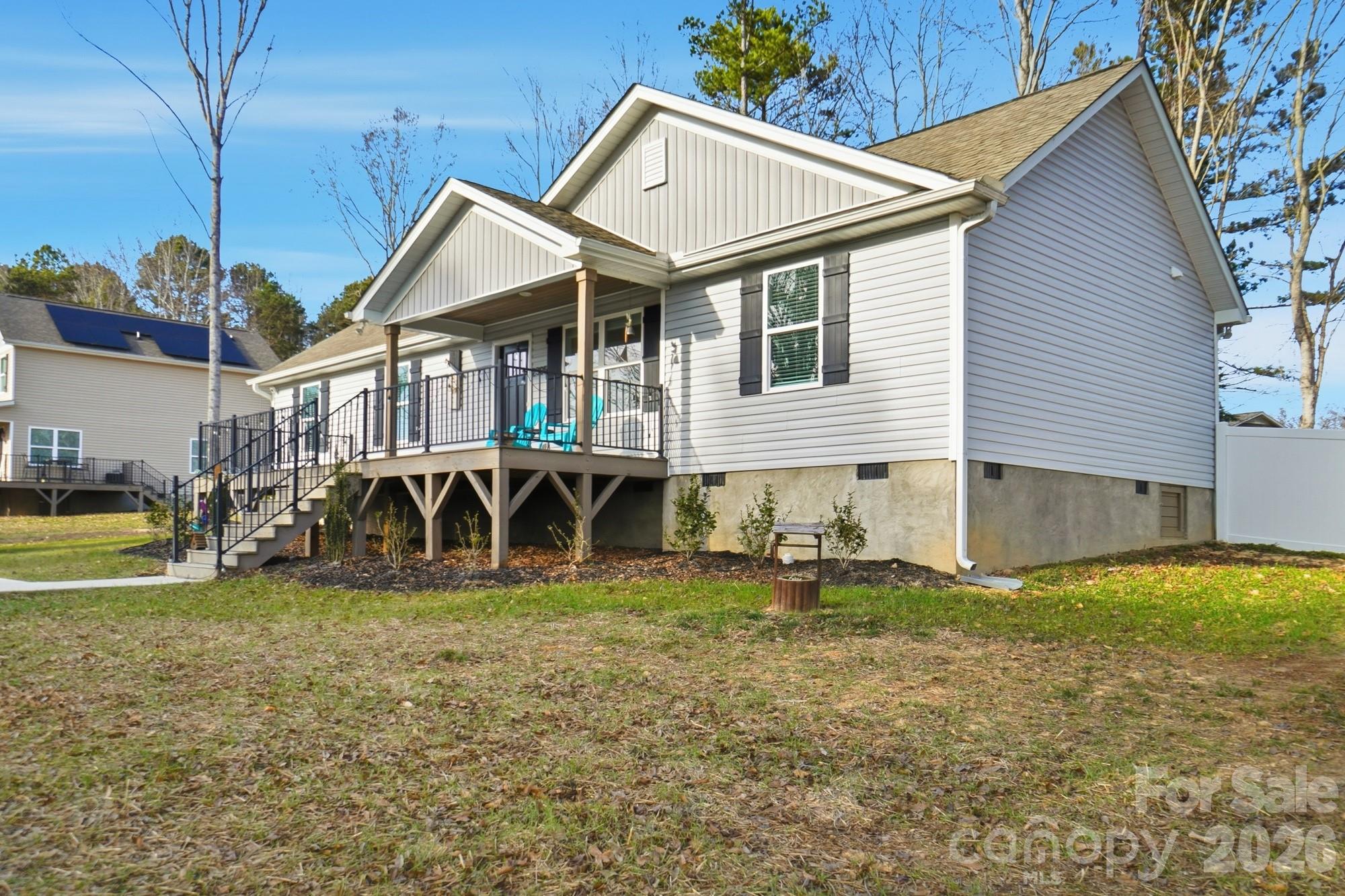 2305 Holly Lane Property Photo 5