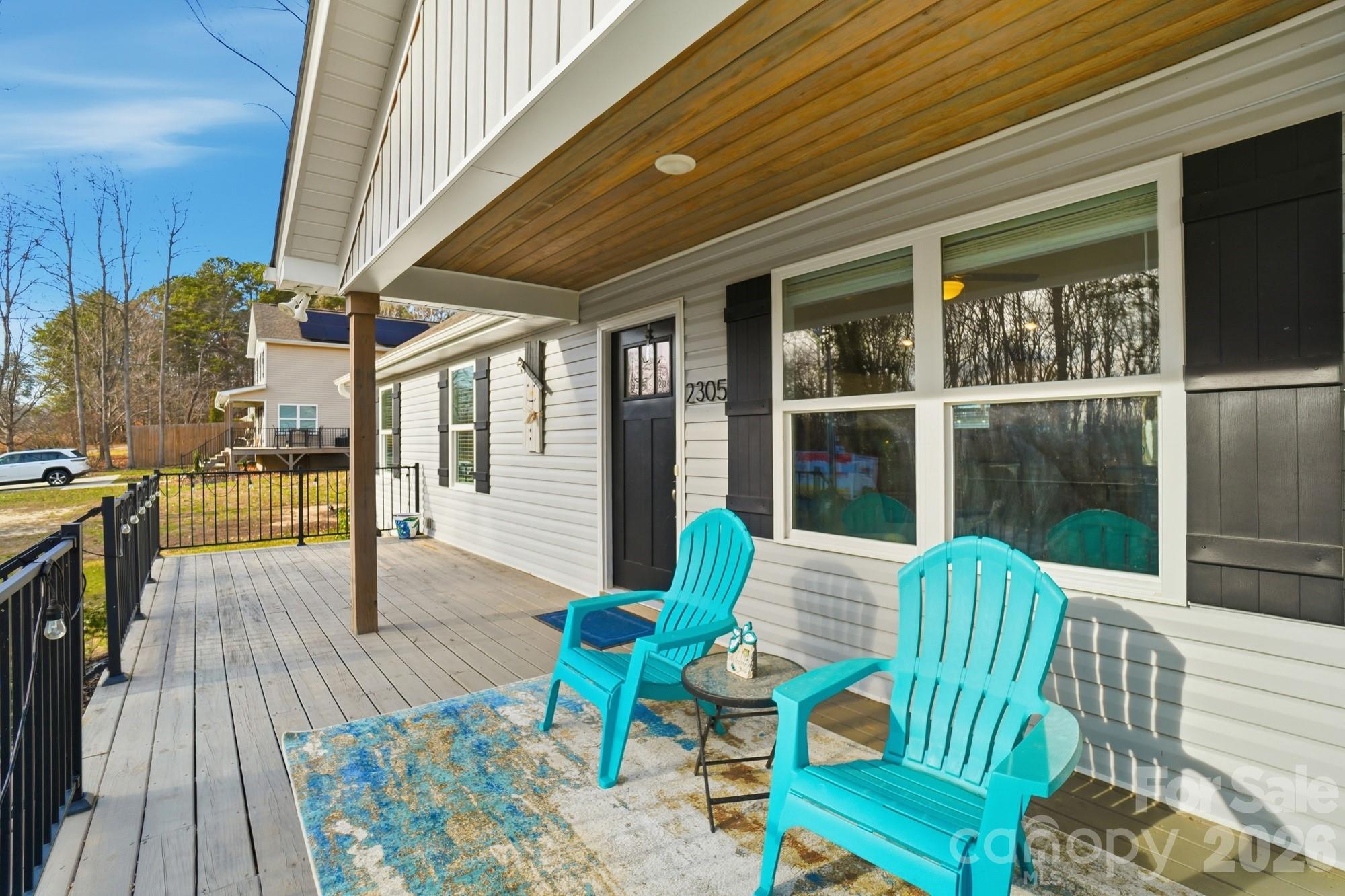 2305 Holly Lane Property Photo 6