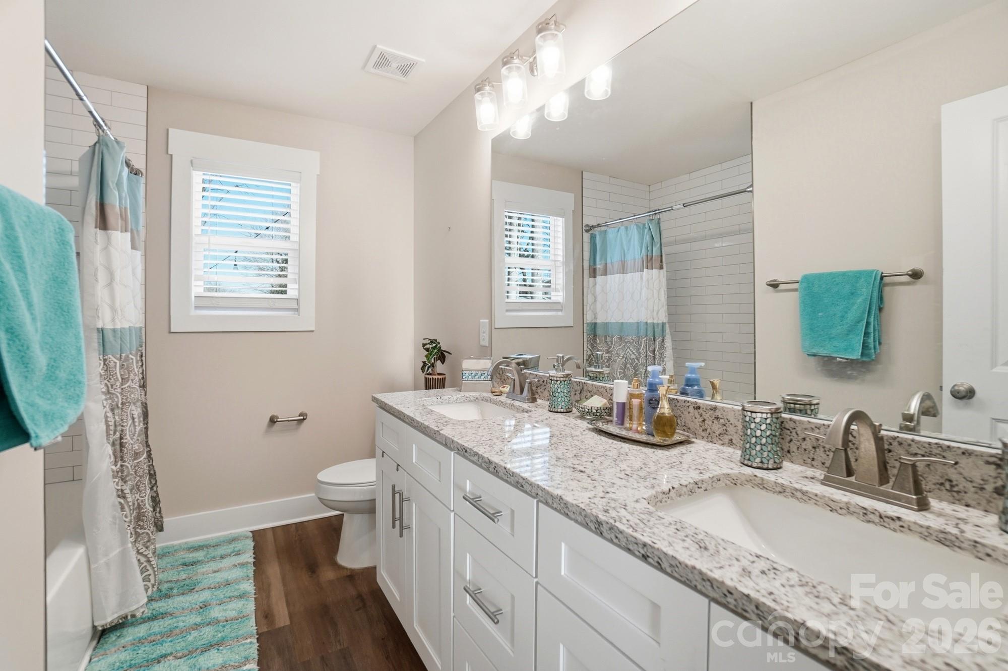 2305 Holly Lane Property Photo 18