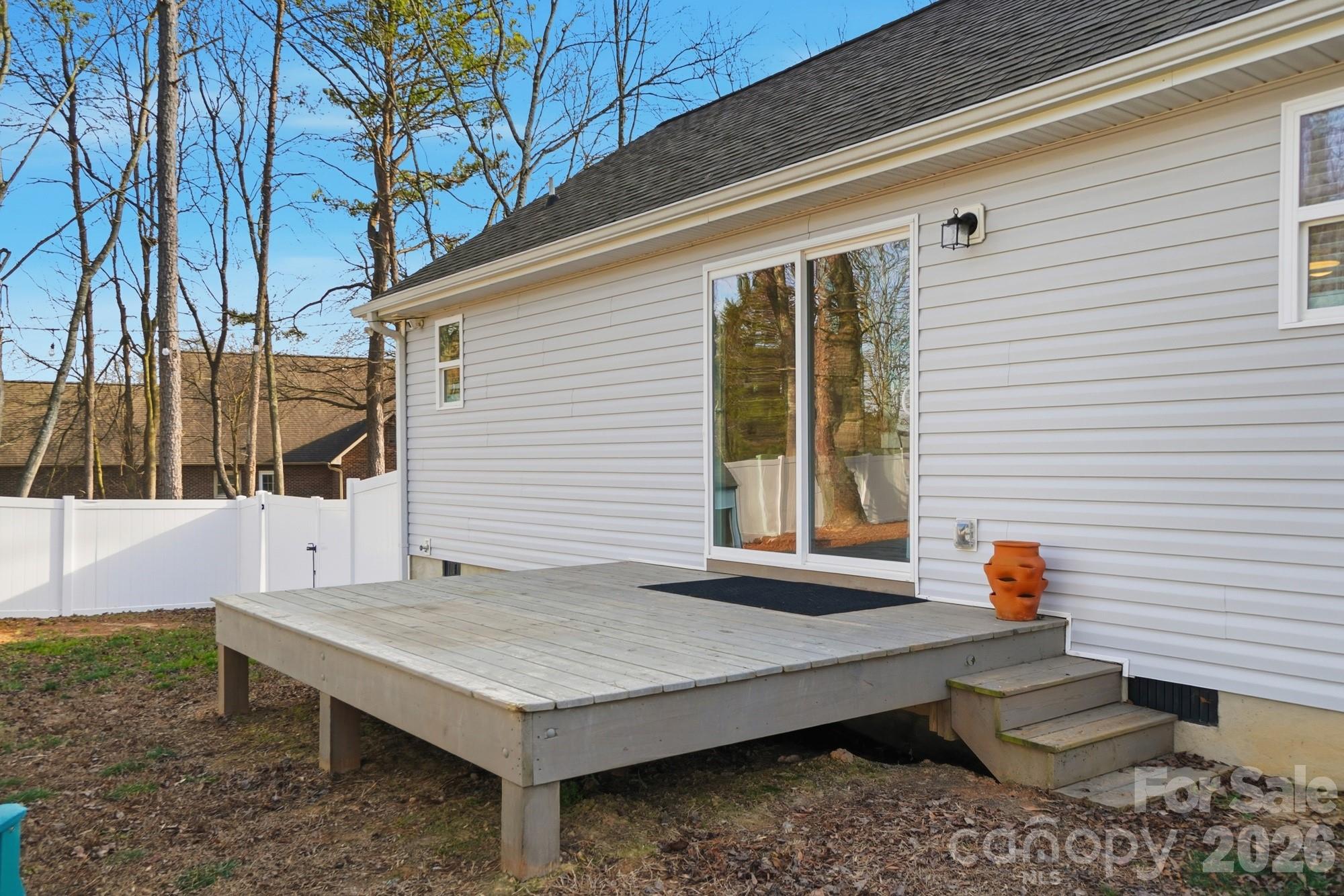 2305 Holly Lane Property Photo 28