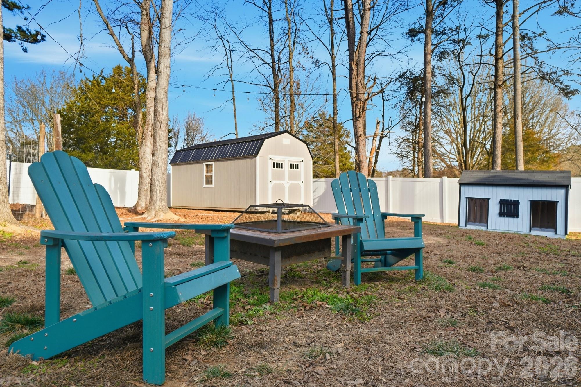 2305 Holly Lane Property Photo 30