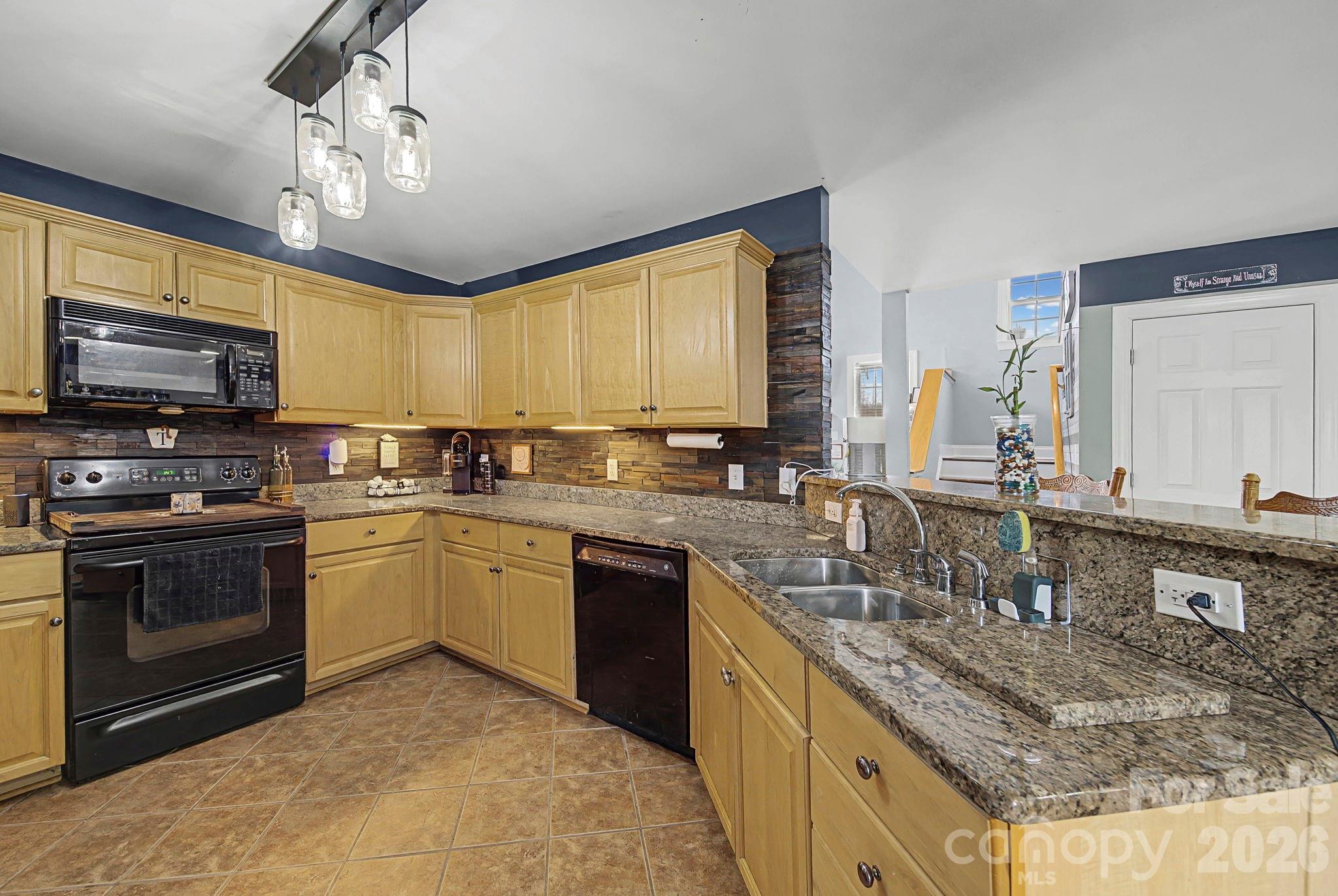 1151 Pine Cross Drive Property Photo 12