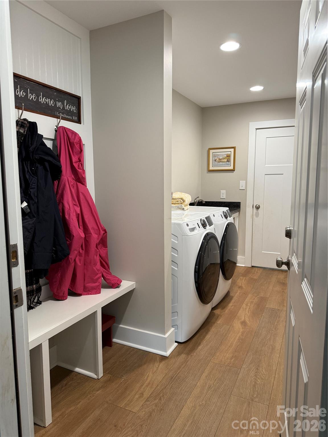 103 Falls Street Property Photo 2
