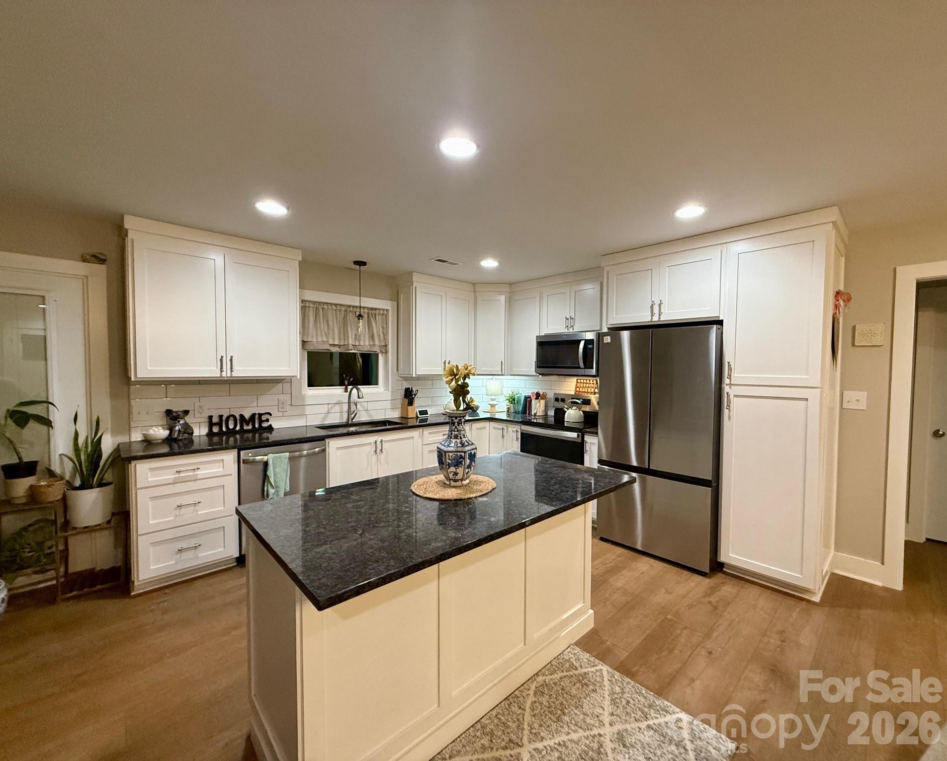 103 Falls Street Property Photo 6