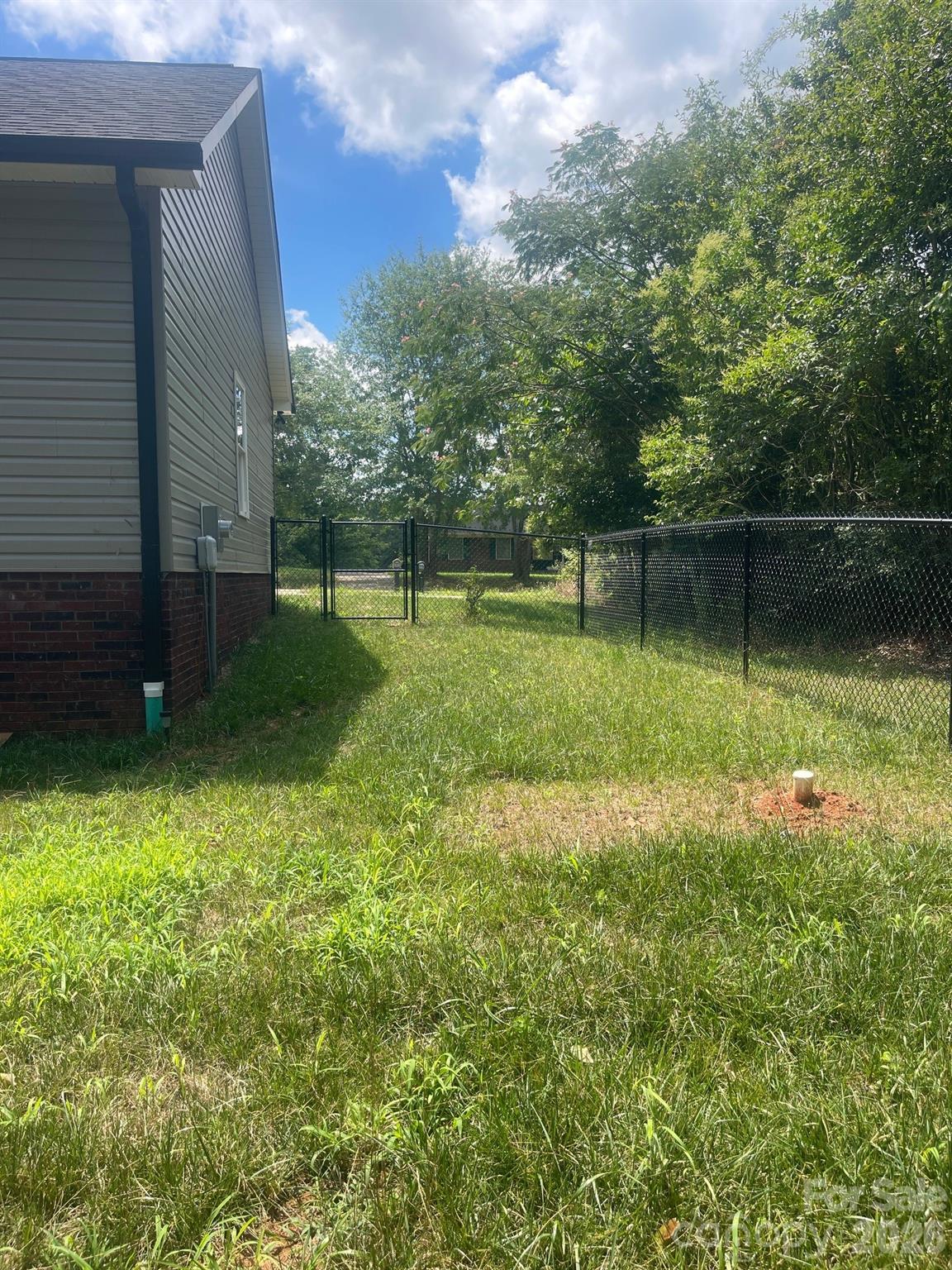 103 Falls Street Property Photo 32