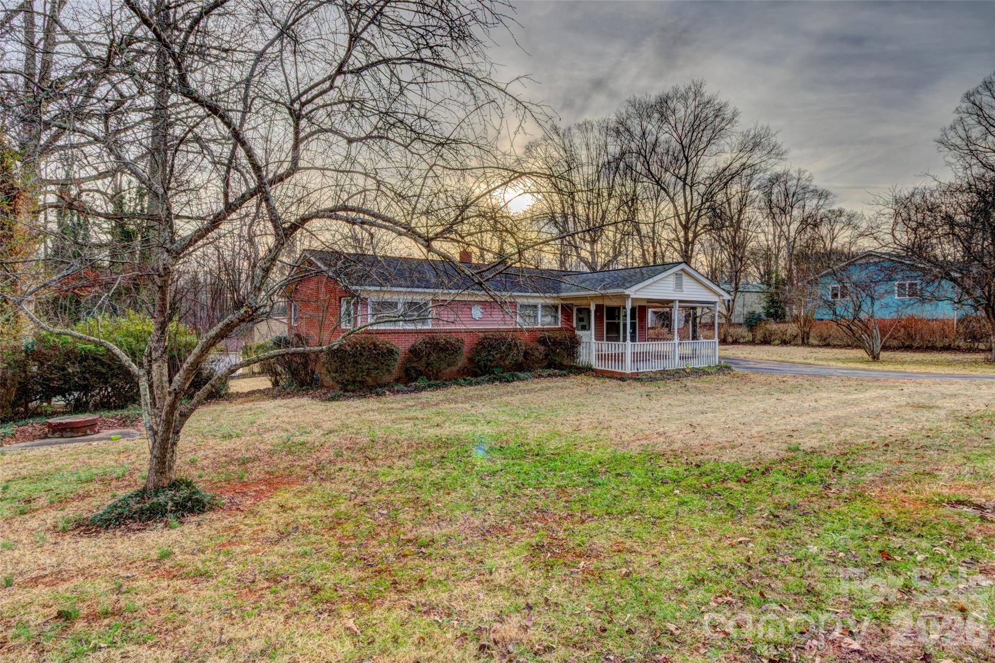 1040 Allison Drive Property Photo 2