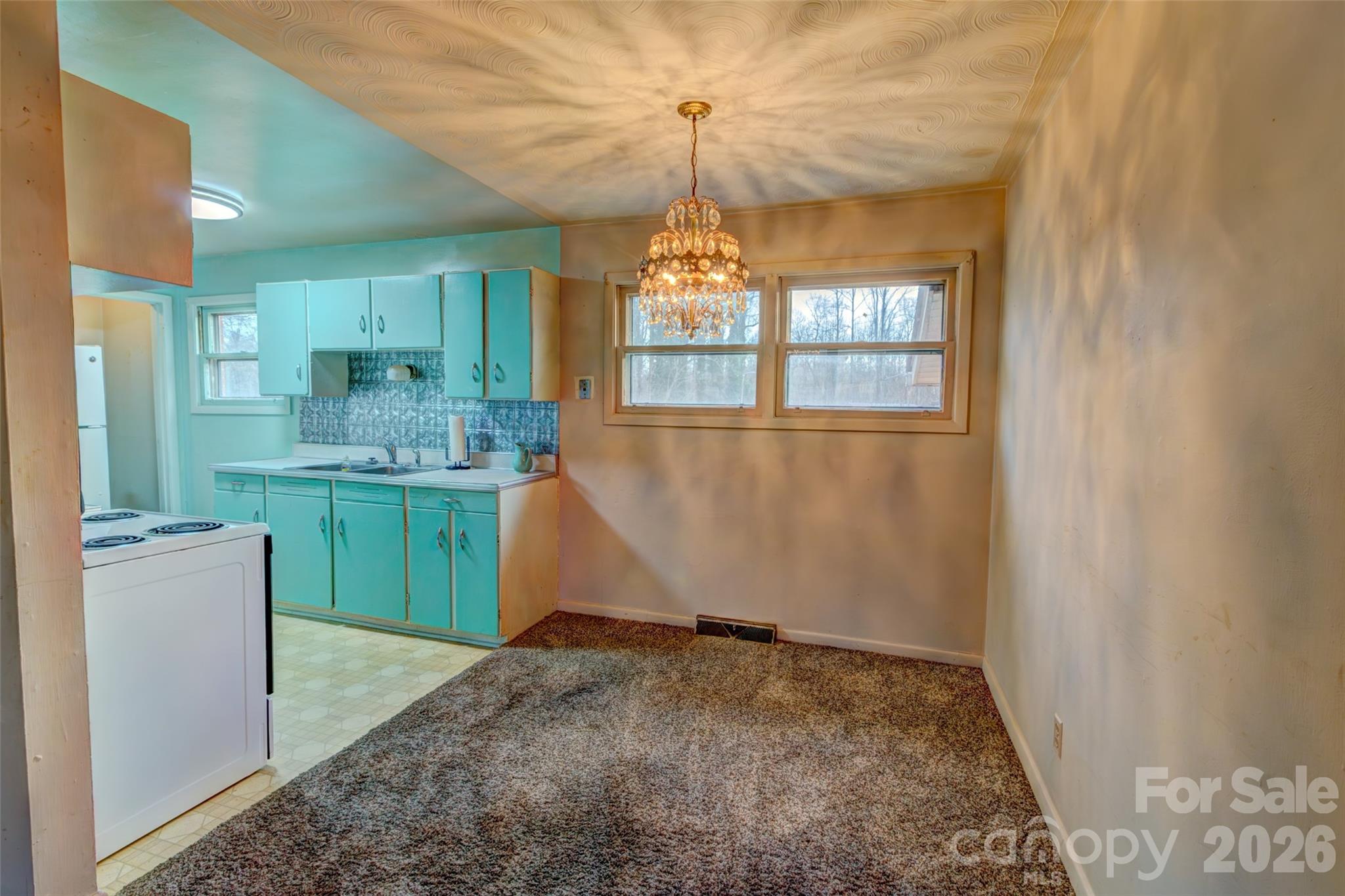 1040 Allison Drive Property Photo 10