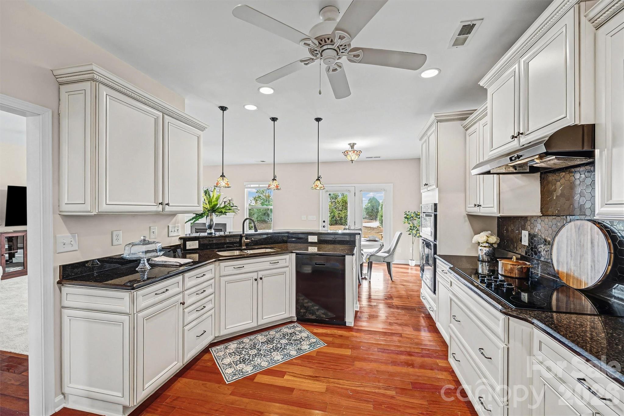 3043 Burgess Drive Property Photo 4