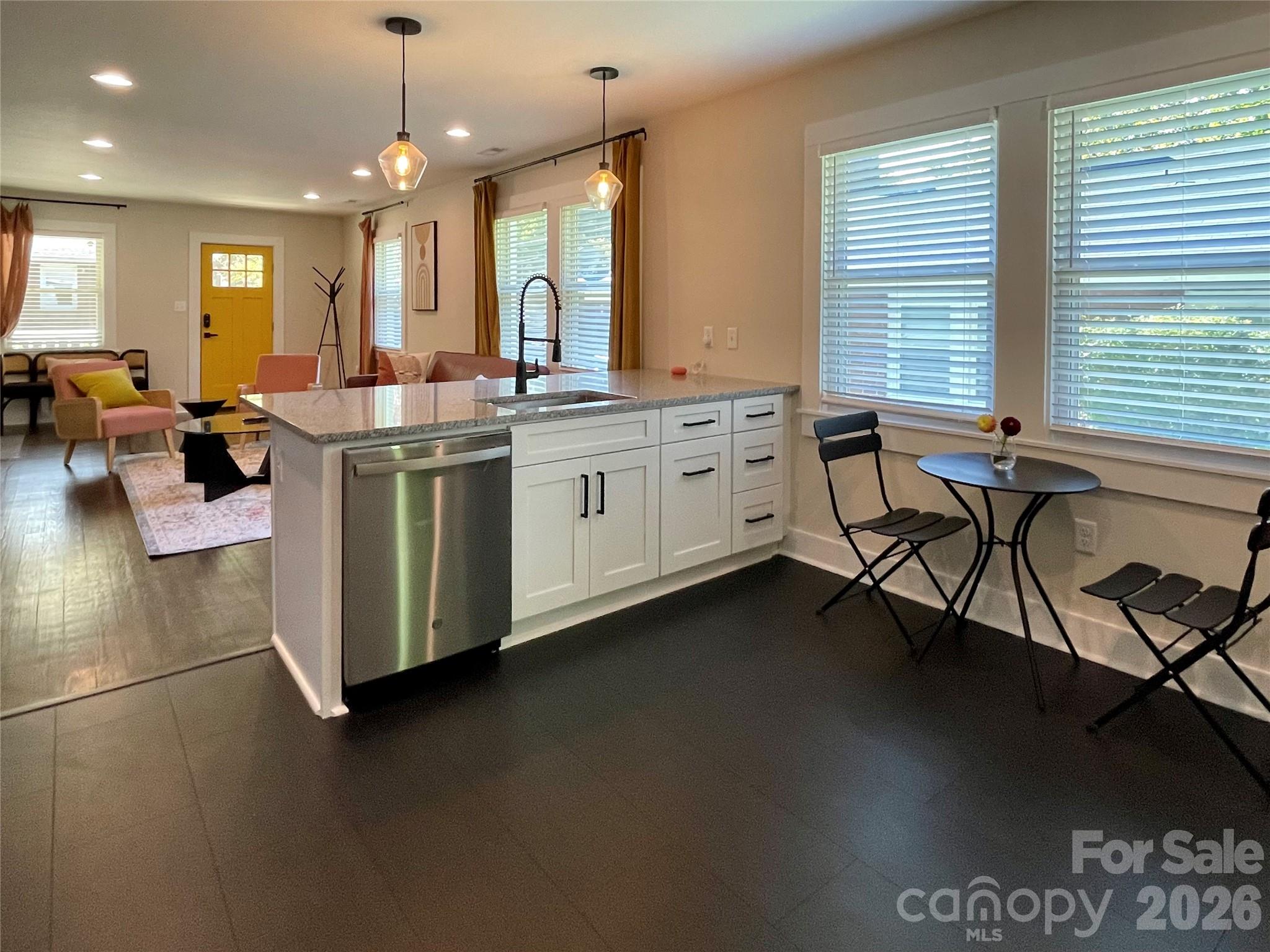 115 Powell Street Property Photo 2