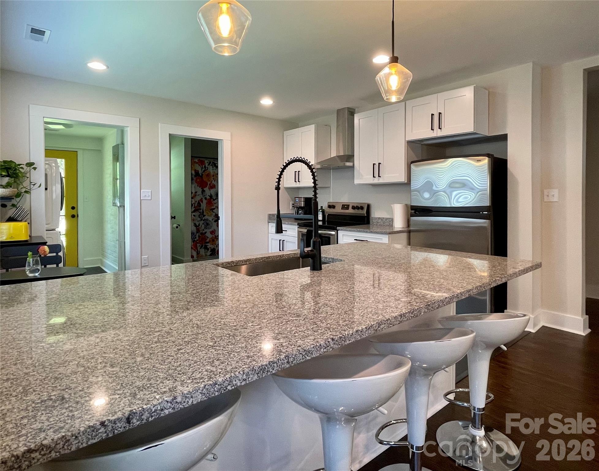 115 Powell Street Property Photo 6
