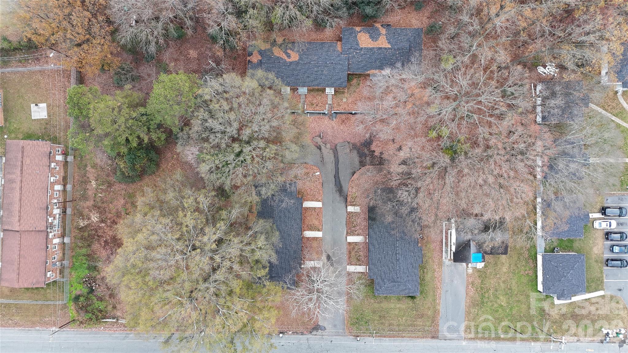 2427 Carmine Street Property Photo 1
