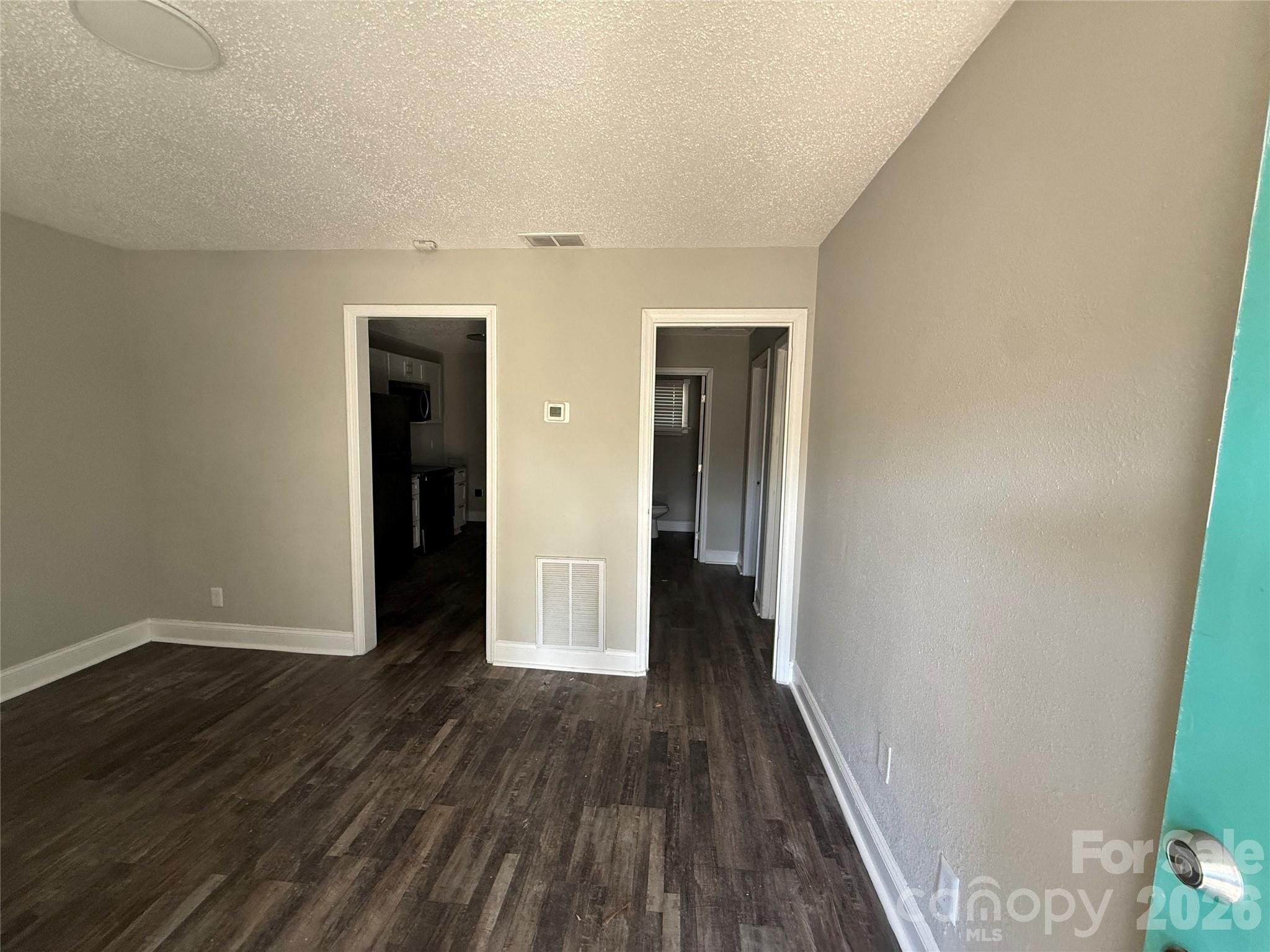 2427 Carmine Street Property Photo 16