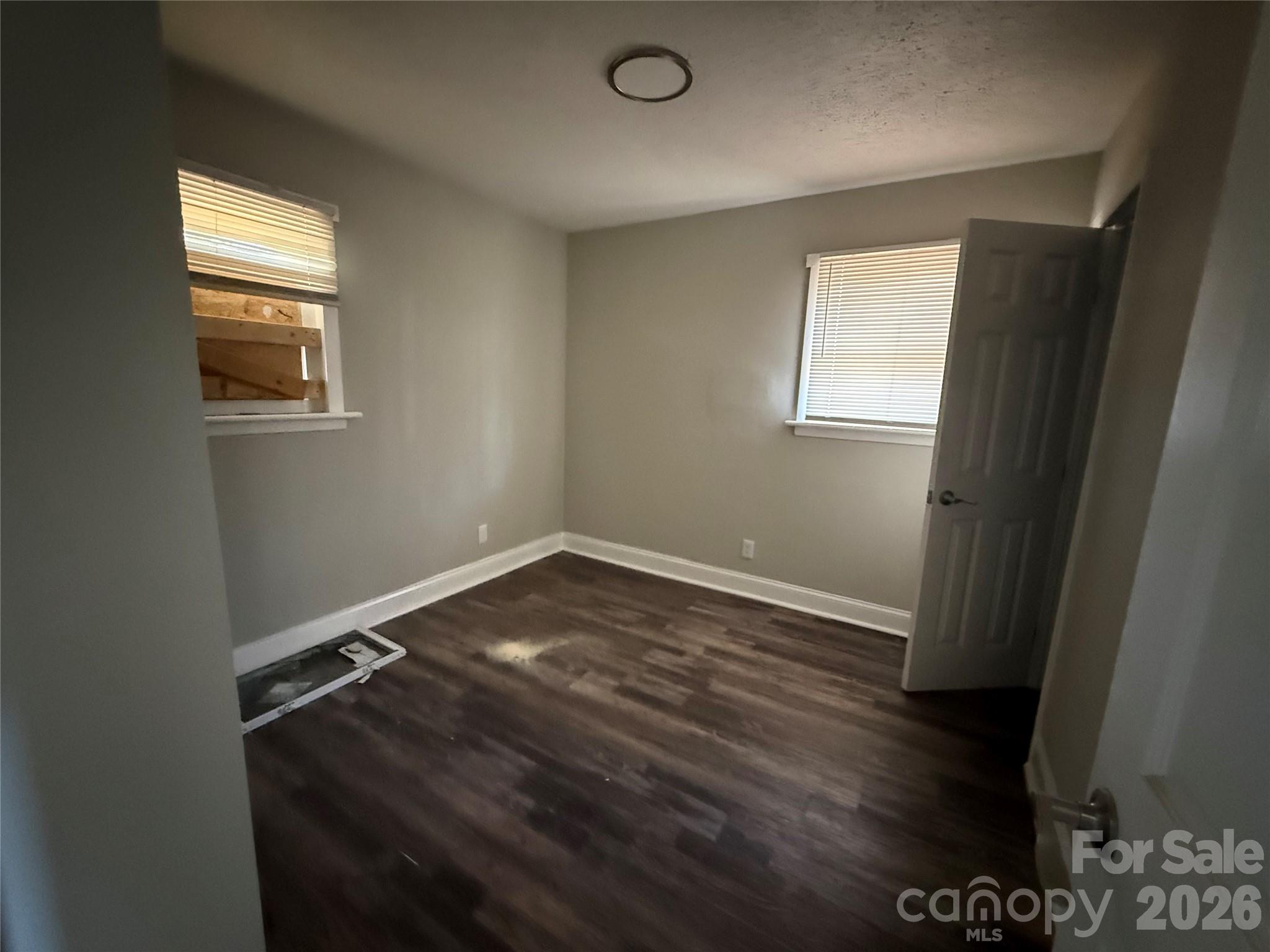 2427 Carmine Street Property Photo 19