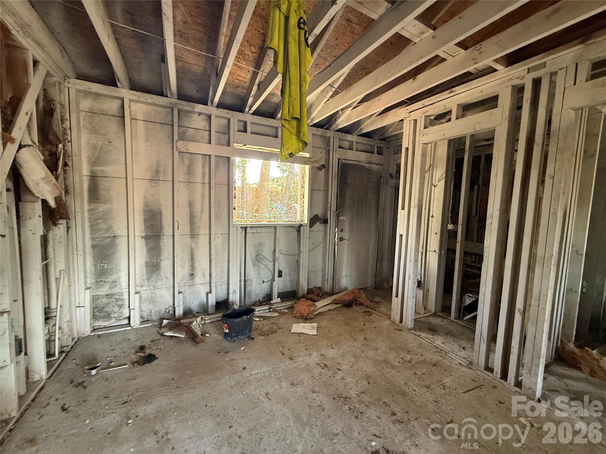2427 Carmine Street Property Photo 26