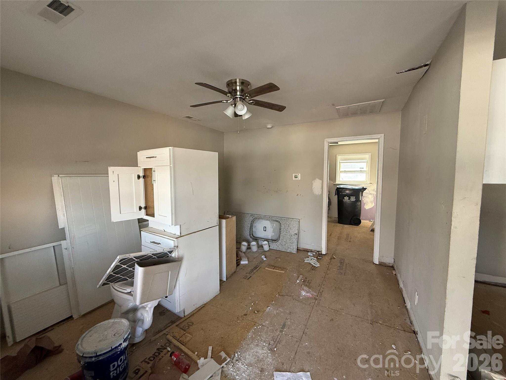 2427 Carmine Street Property Photo 29