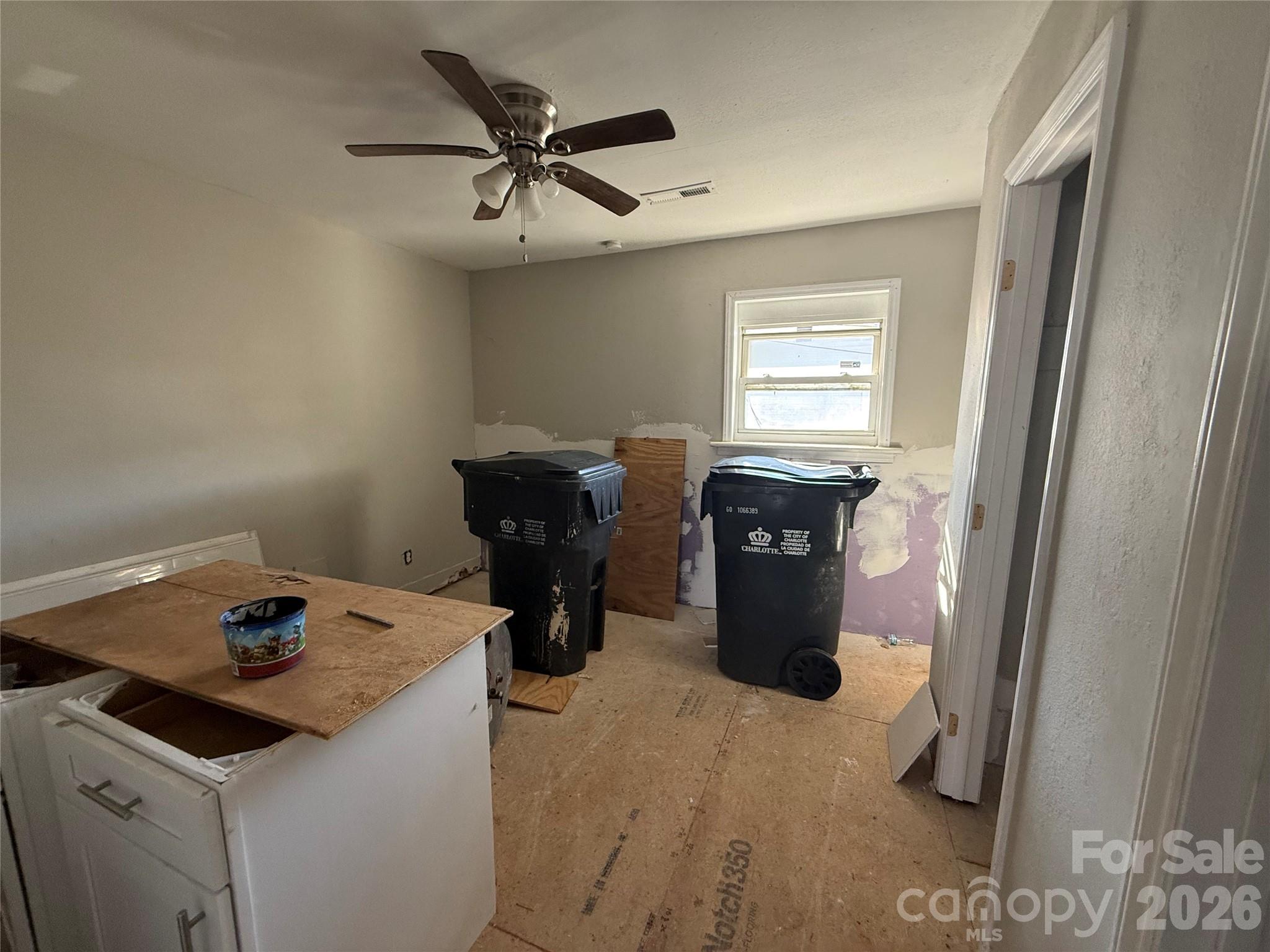2427 Carmine Street Property Photo 31