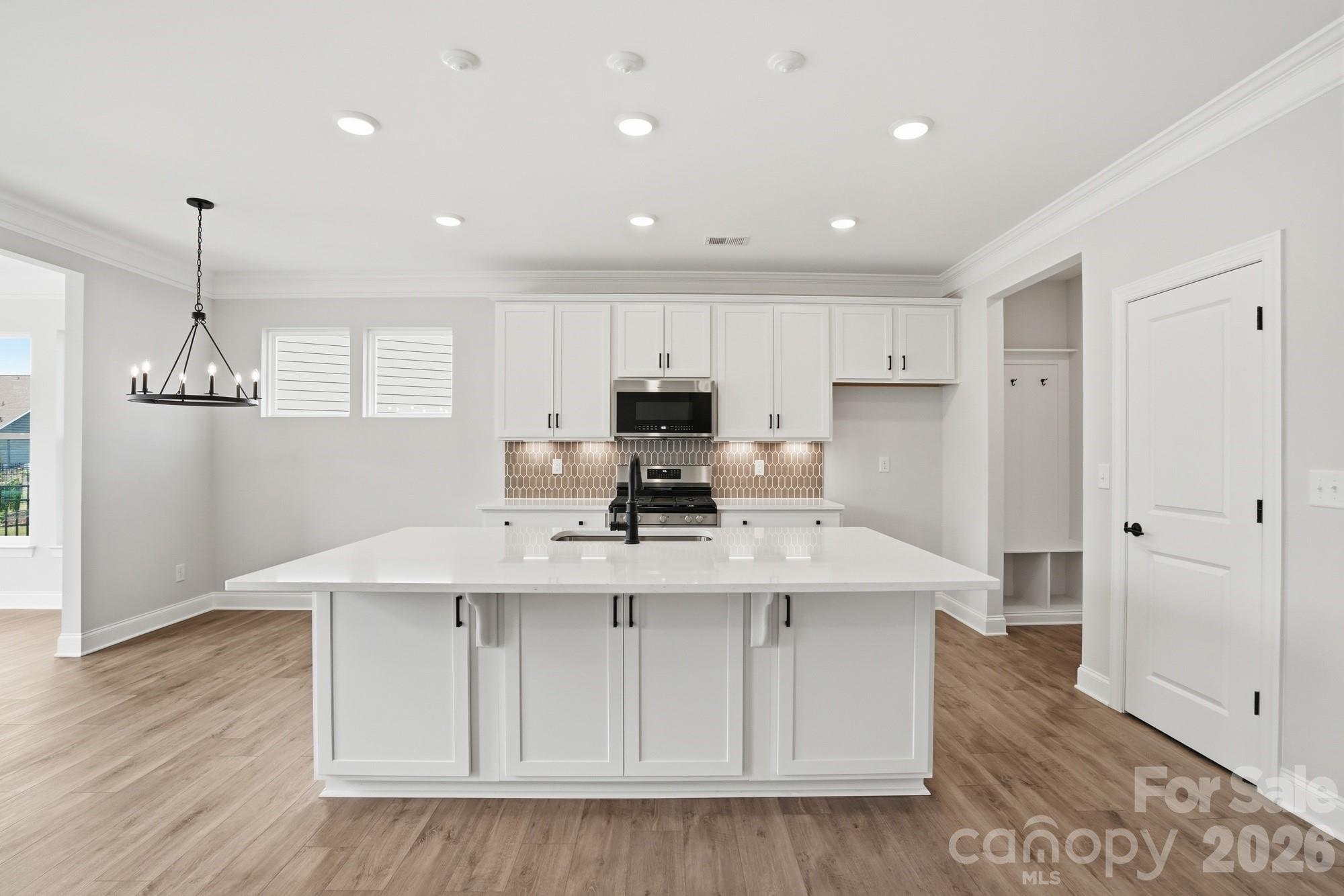 122 S Dunlavin Way Property Photo 10