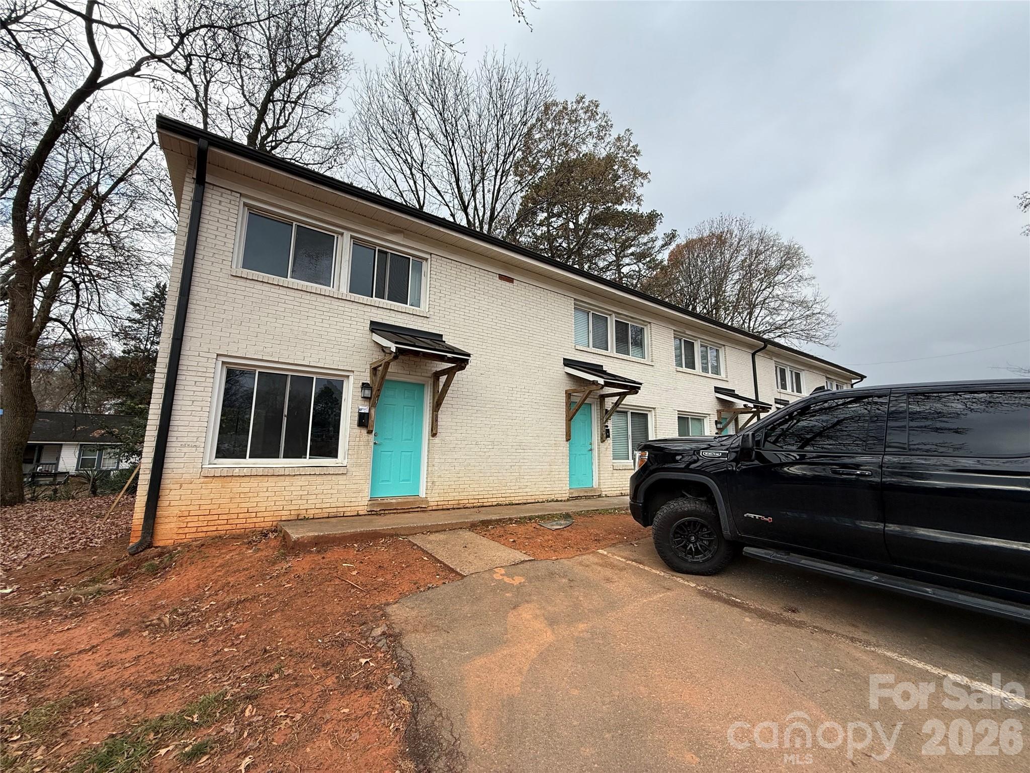 2336 Julia Avenue Property Photo 7