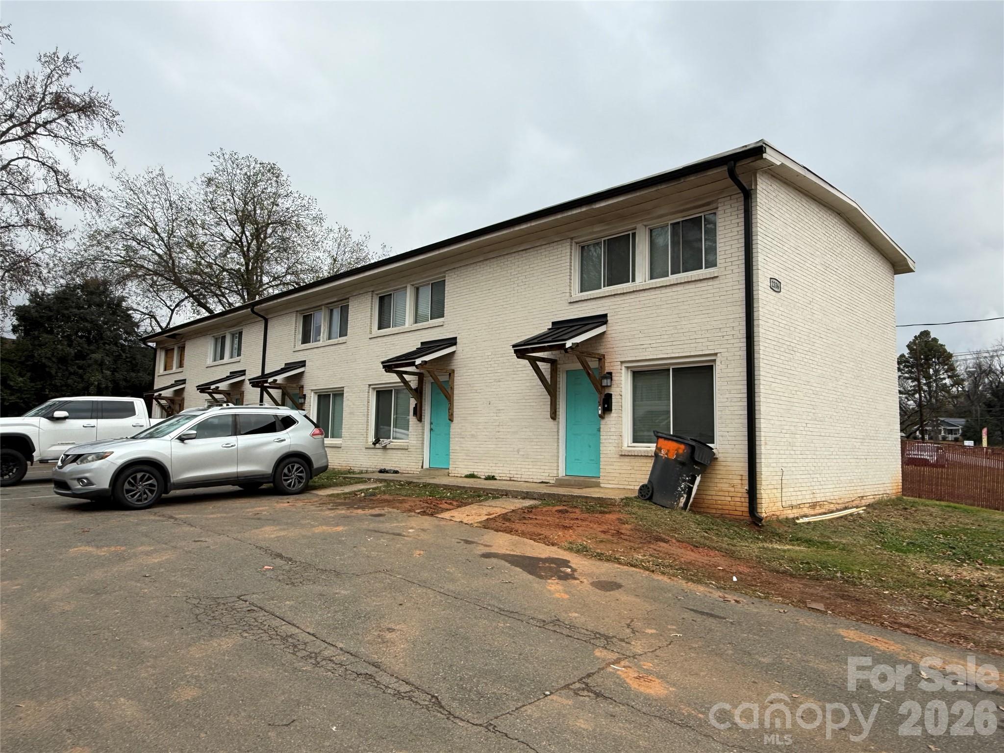2336 Julia Avenue Property Photo 8