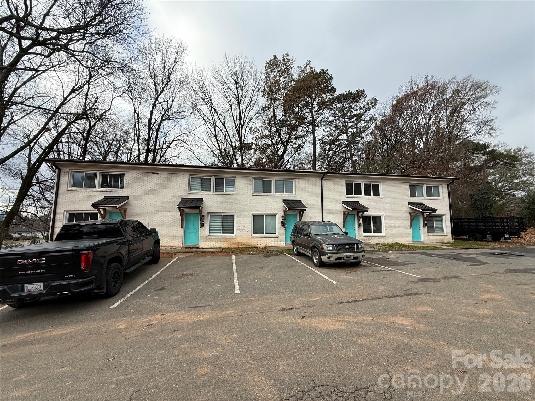 2336 Julia Avenue Property Photo 9