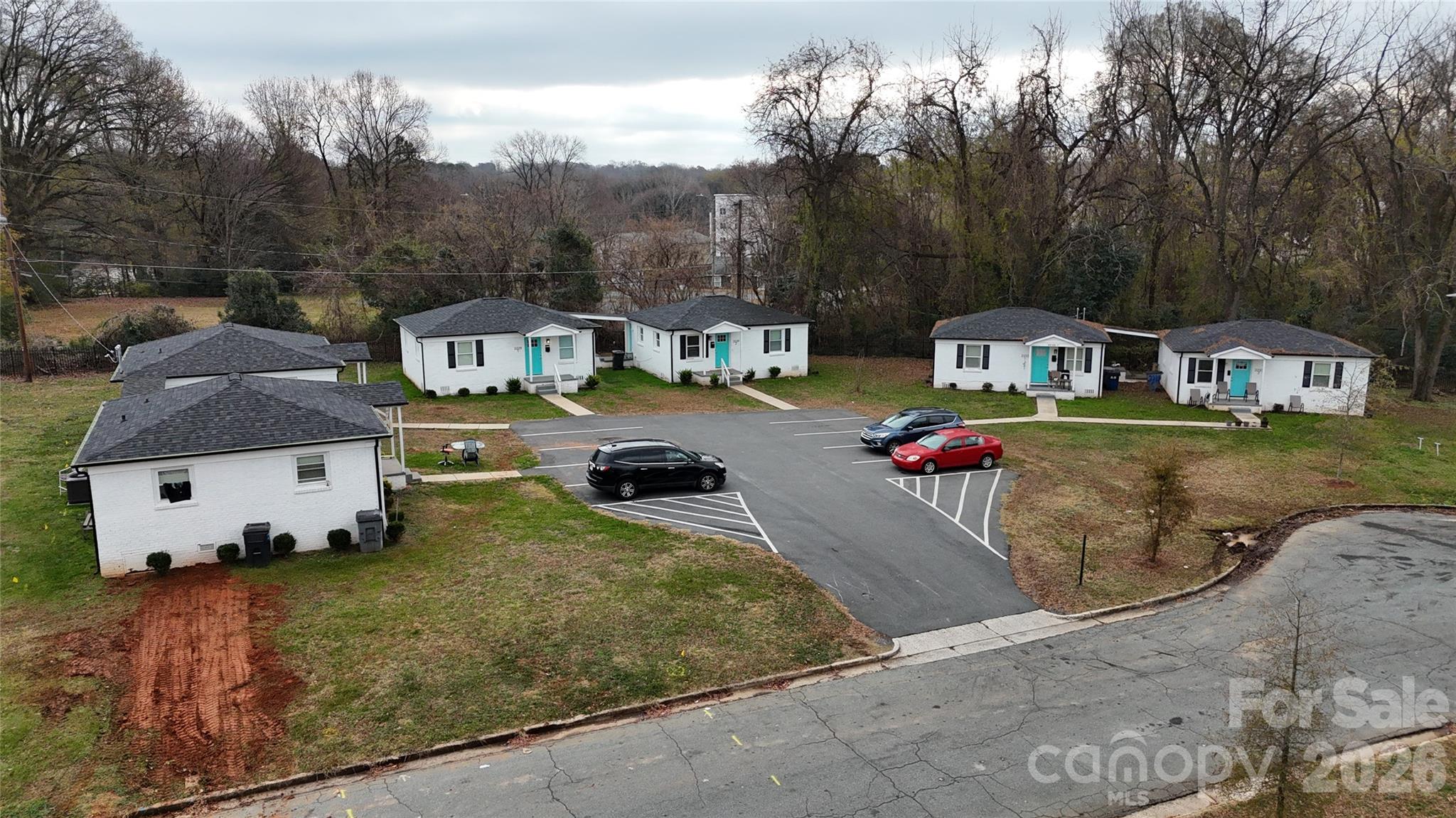 2225 Alma Court Property Photo 2