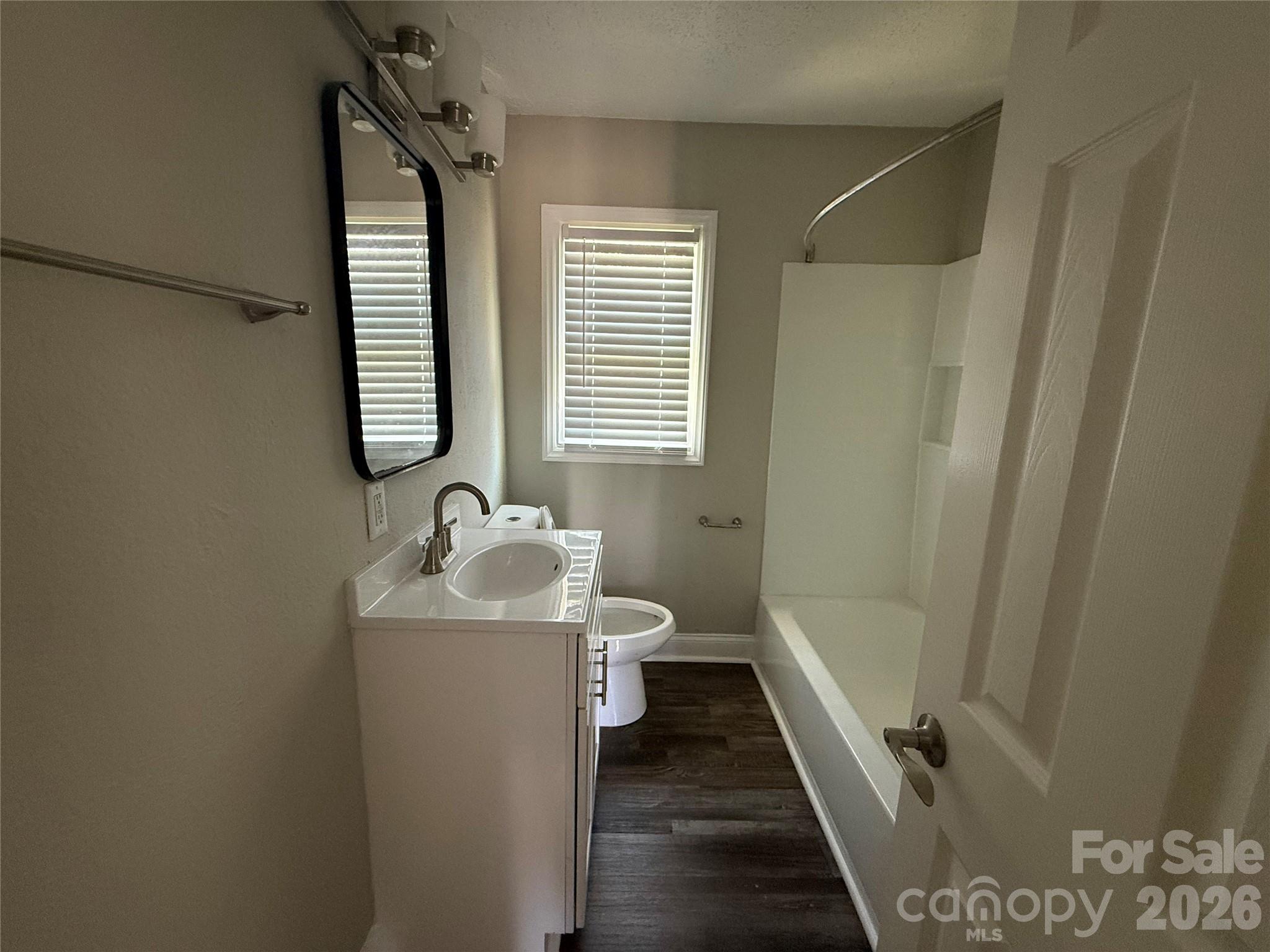 2225 Alma Court Property Photo 8