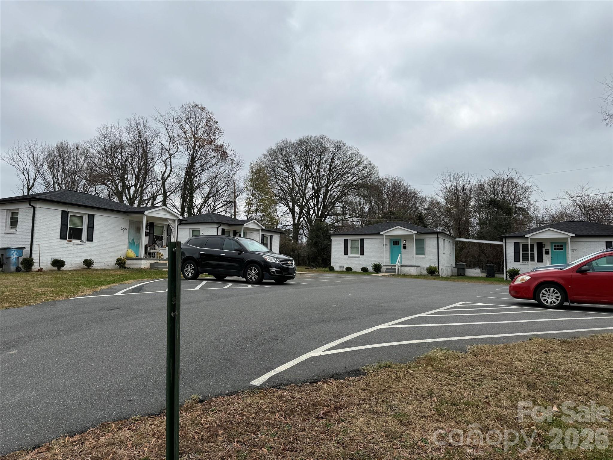2225 Alma Court Property Photo 11