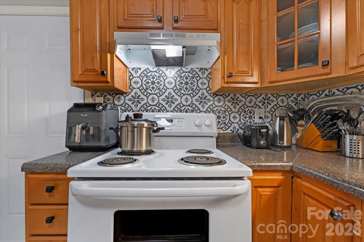 7920 Shady Oak Trail Property Photo 7