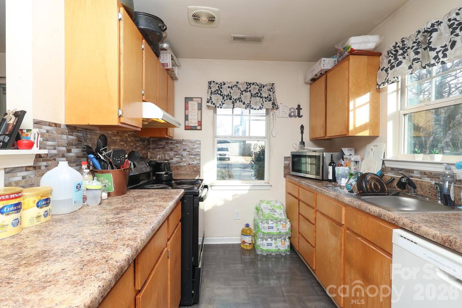 505 Campus Street Property Photo 12