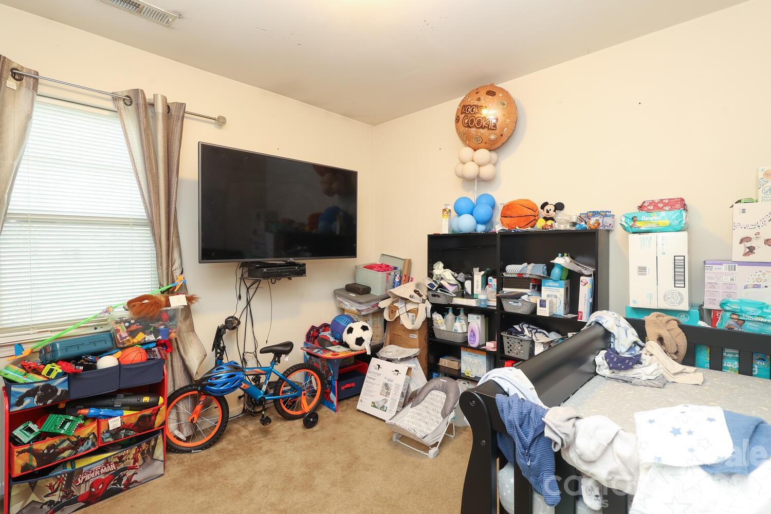 505 Campus Street Property Photo 15