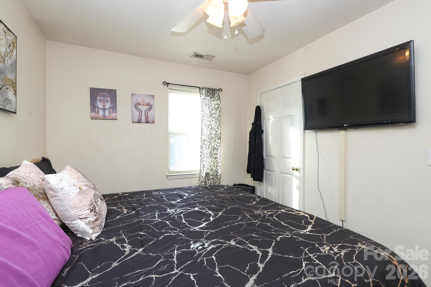 505 Campus Street Property Photo 21