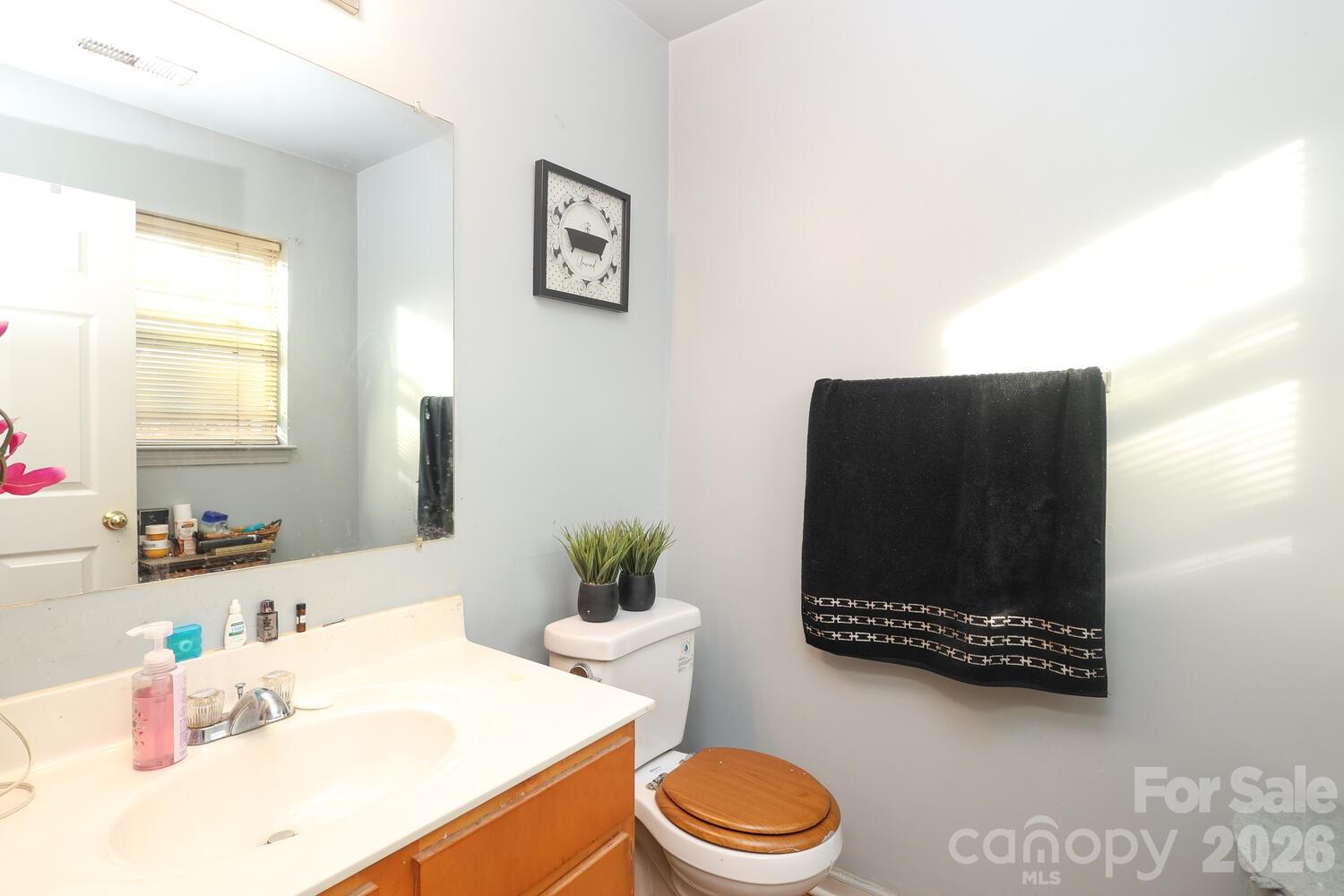 505 Campus Street Property Photo 22