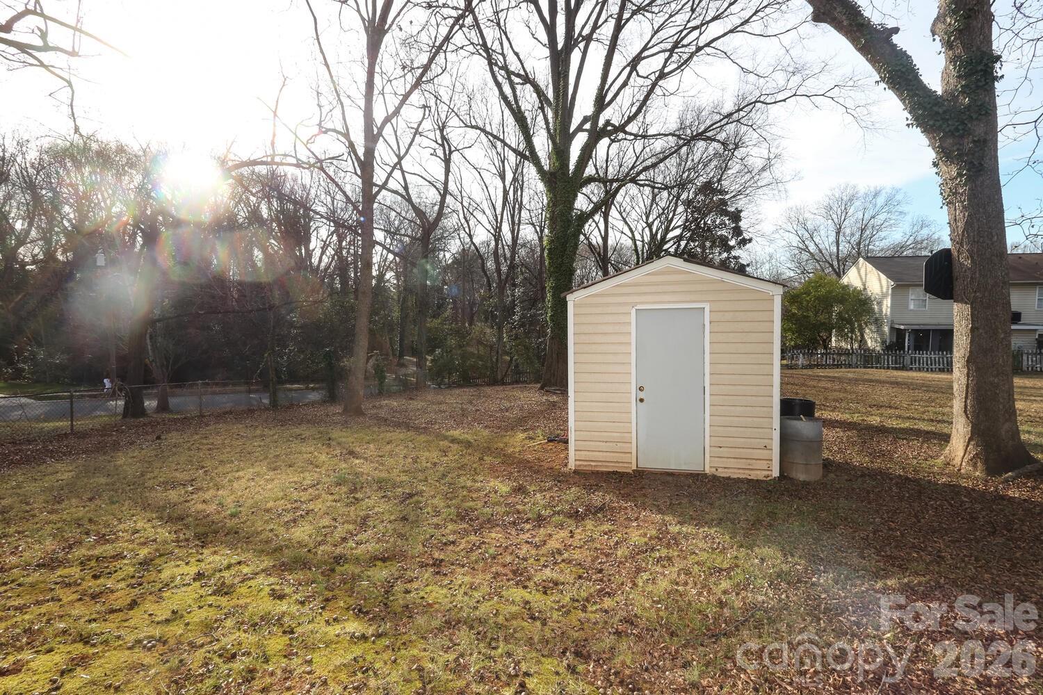 505 Campus Street Property Photo 24