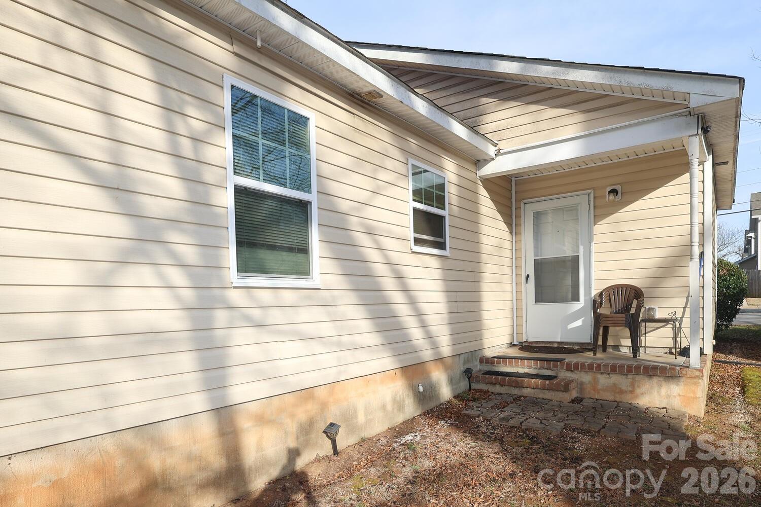 505 Campus Street Property Photo 25