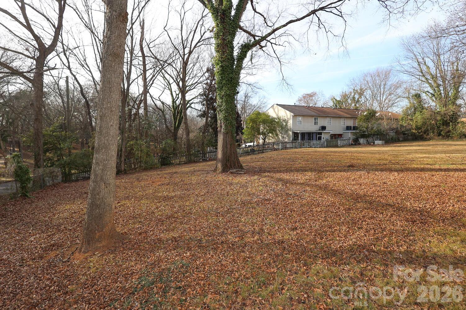 505 Campus Street Property Photo 27